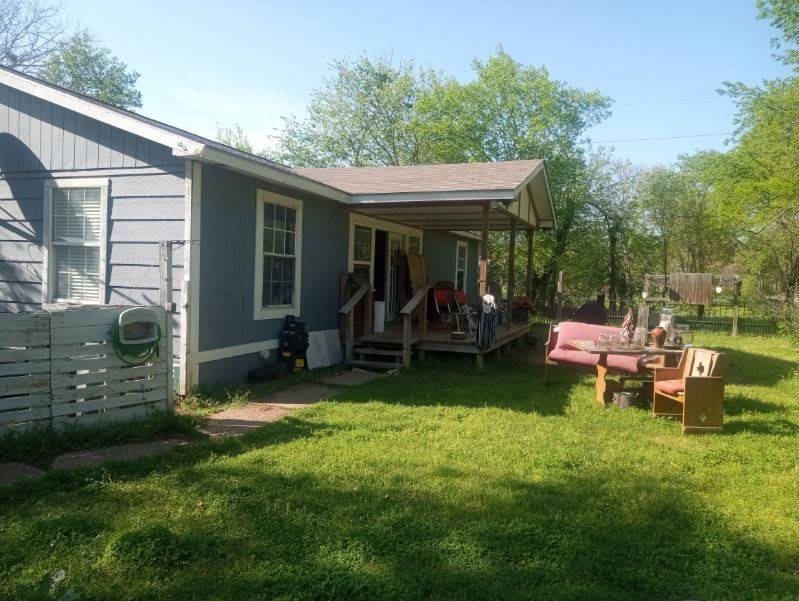 Quinlan, TX 75474,9128 Drake RD