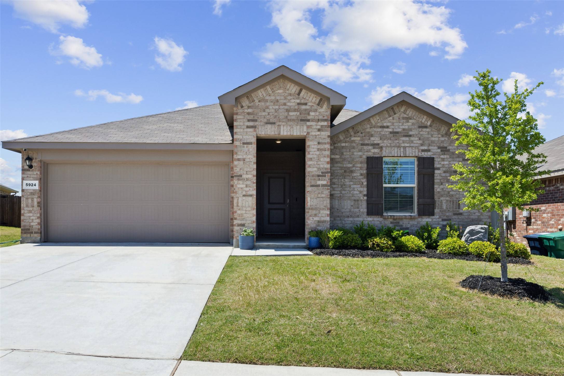 Denton, TX 76226,5924 Harvey Gap LN