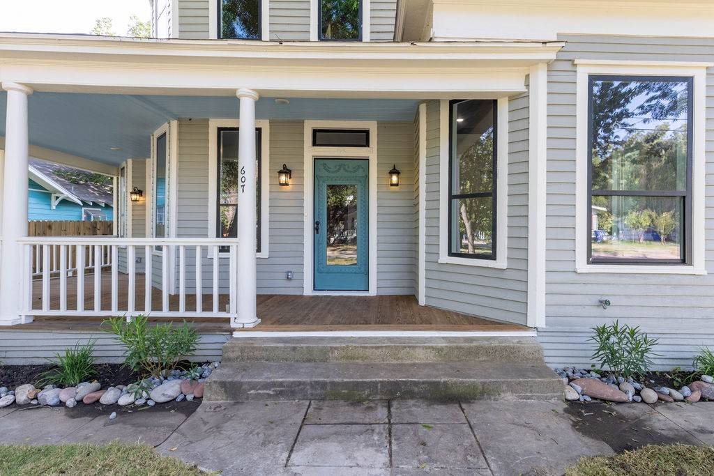 Ennis, TX 75119,607 N Dallas ST