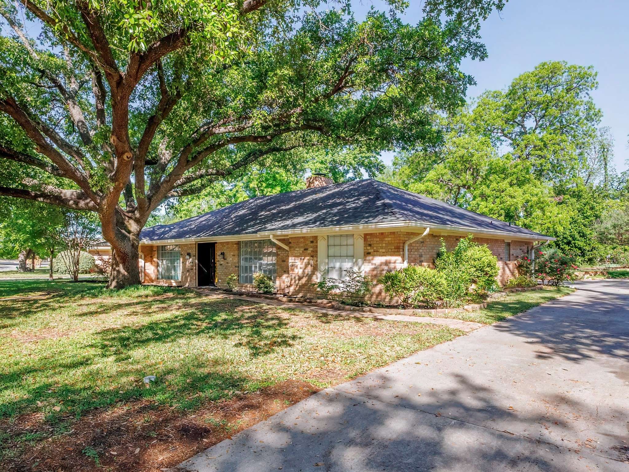 Brownwood, TX 76801,809 Brook Hollow ST