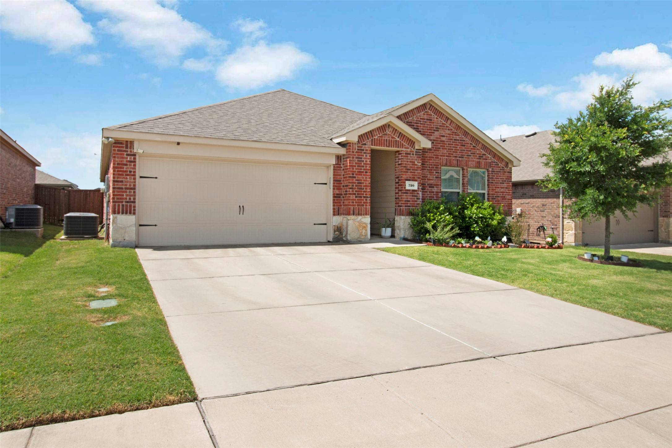 Aubrey, TX 76227,720 Alton DR