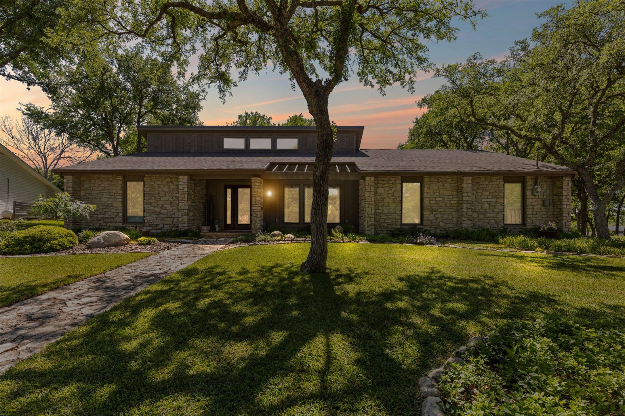 De Cordova, TX 76049,6115 Laredo CT