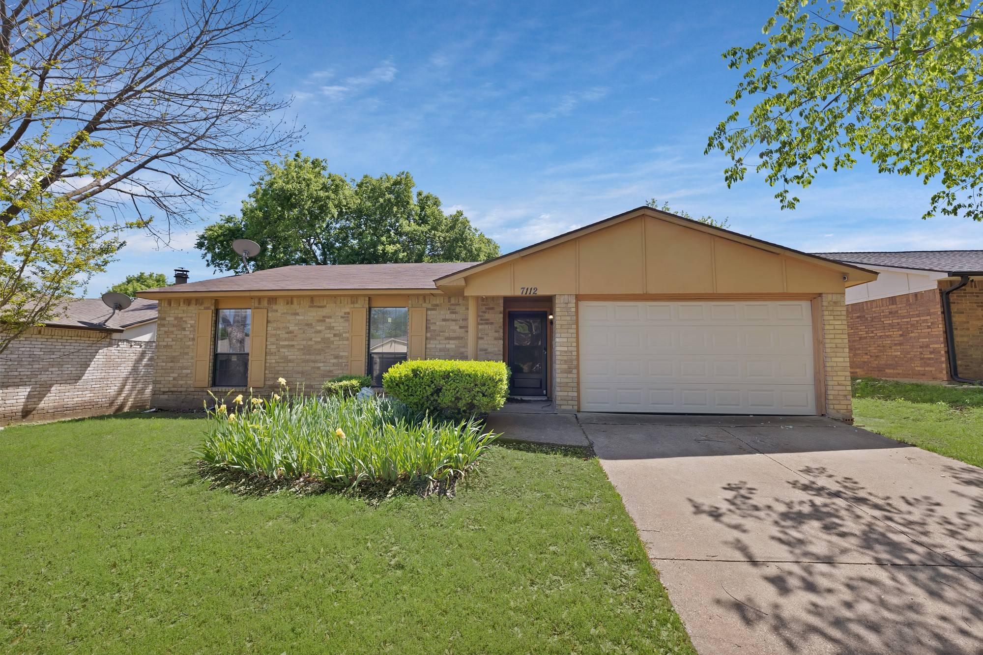 Dallas, TX 75249,7112 Winterberry DR