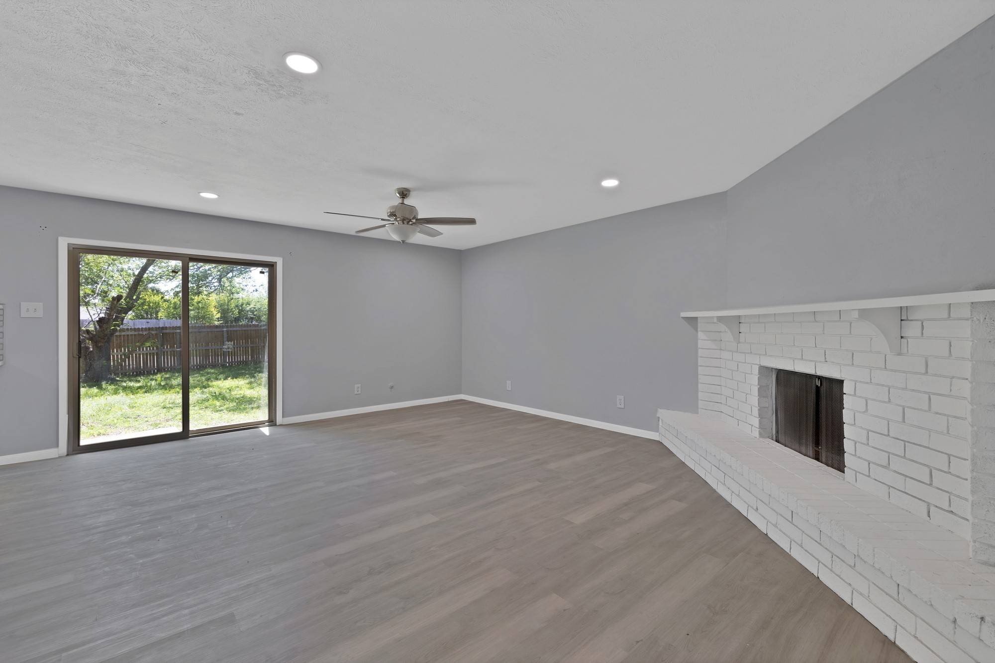 Dallas, TX 75249,7112 Winterberry DR