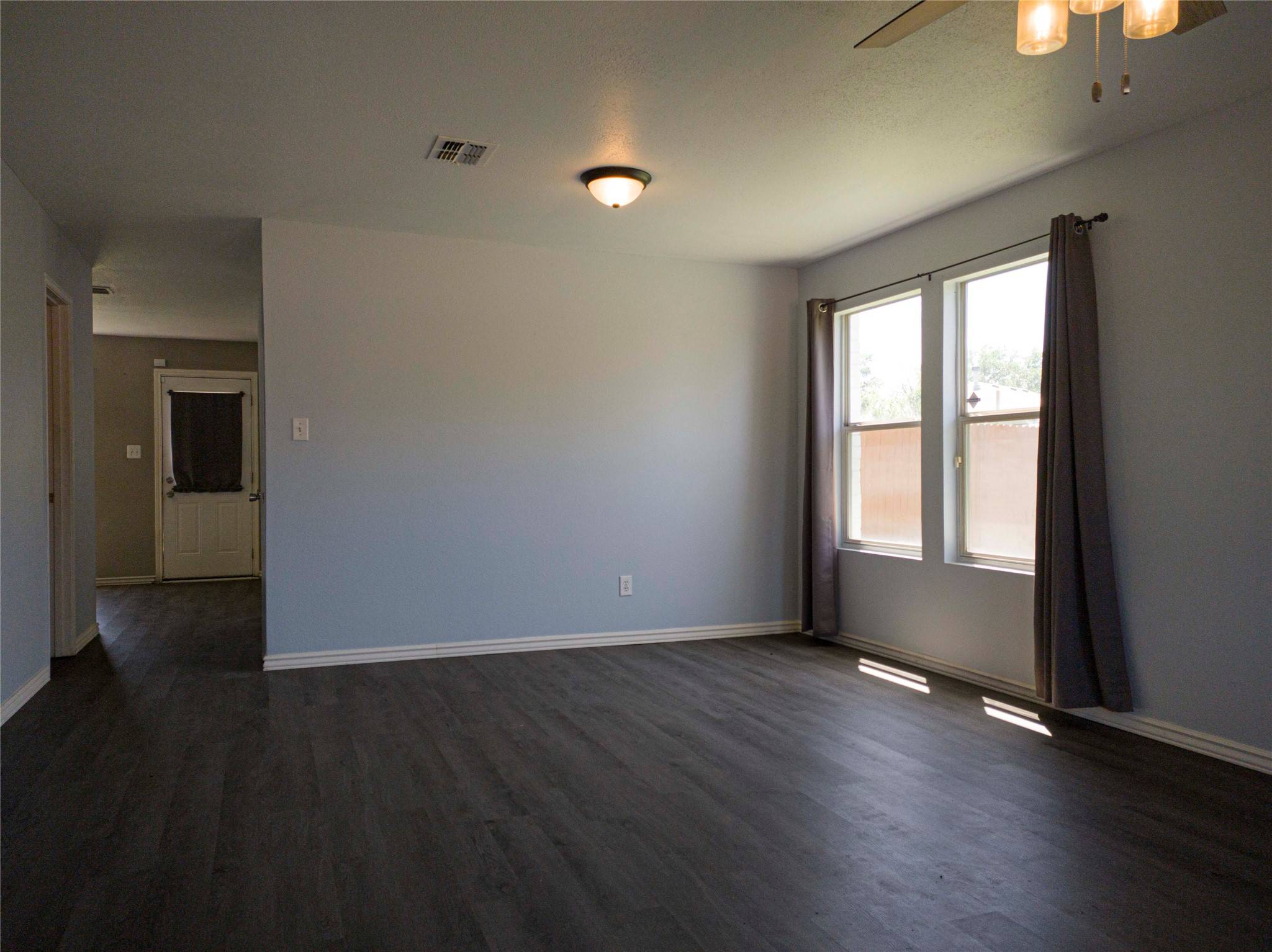 Arlington, TX 76001,920 Kendall DR
