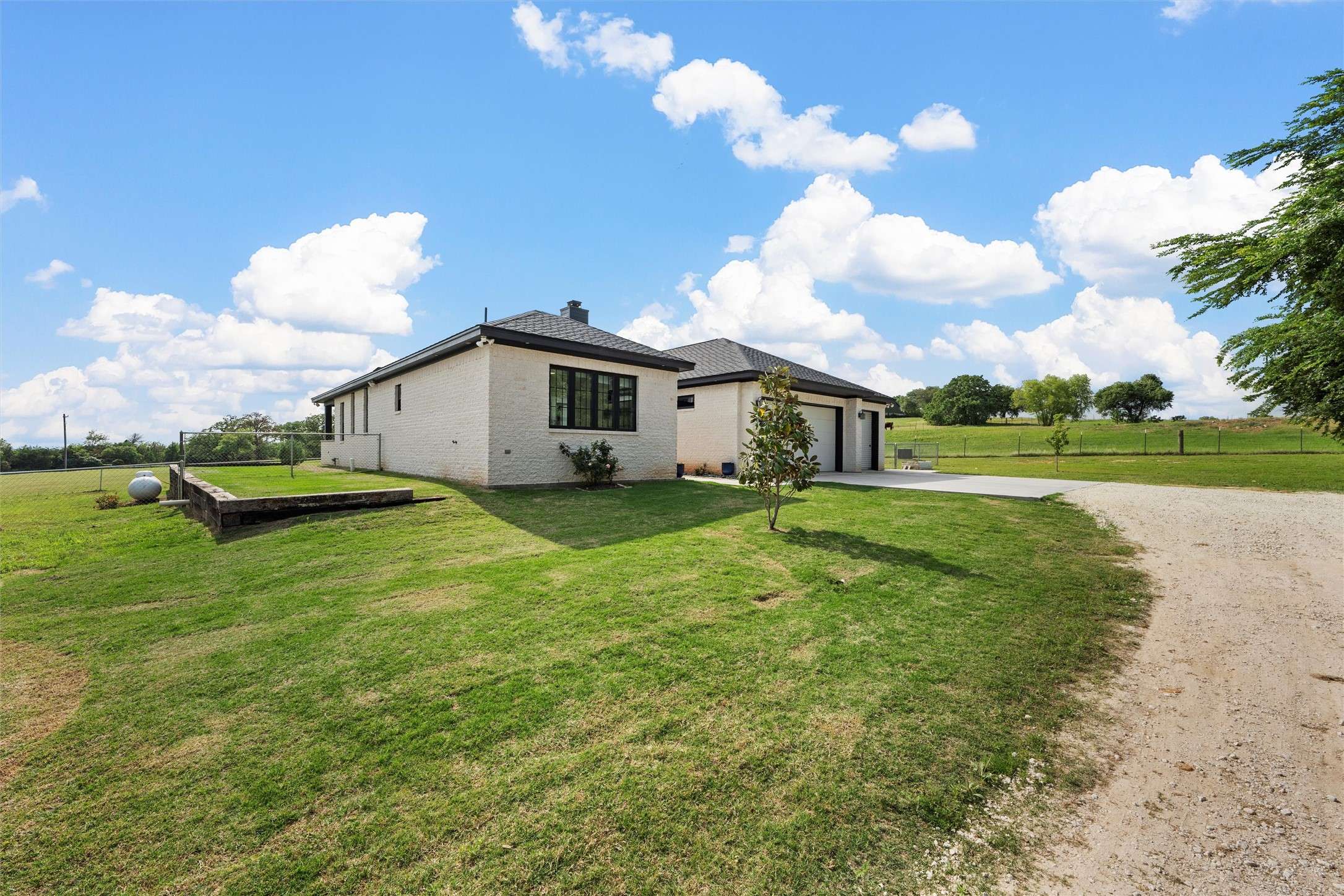 Whitney, TX 76692,440 Hcr 1248