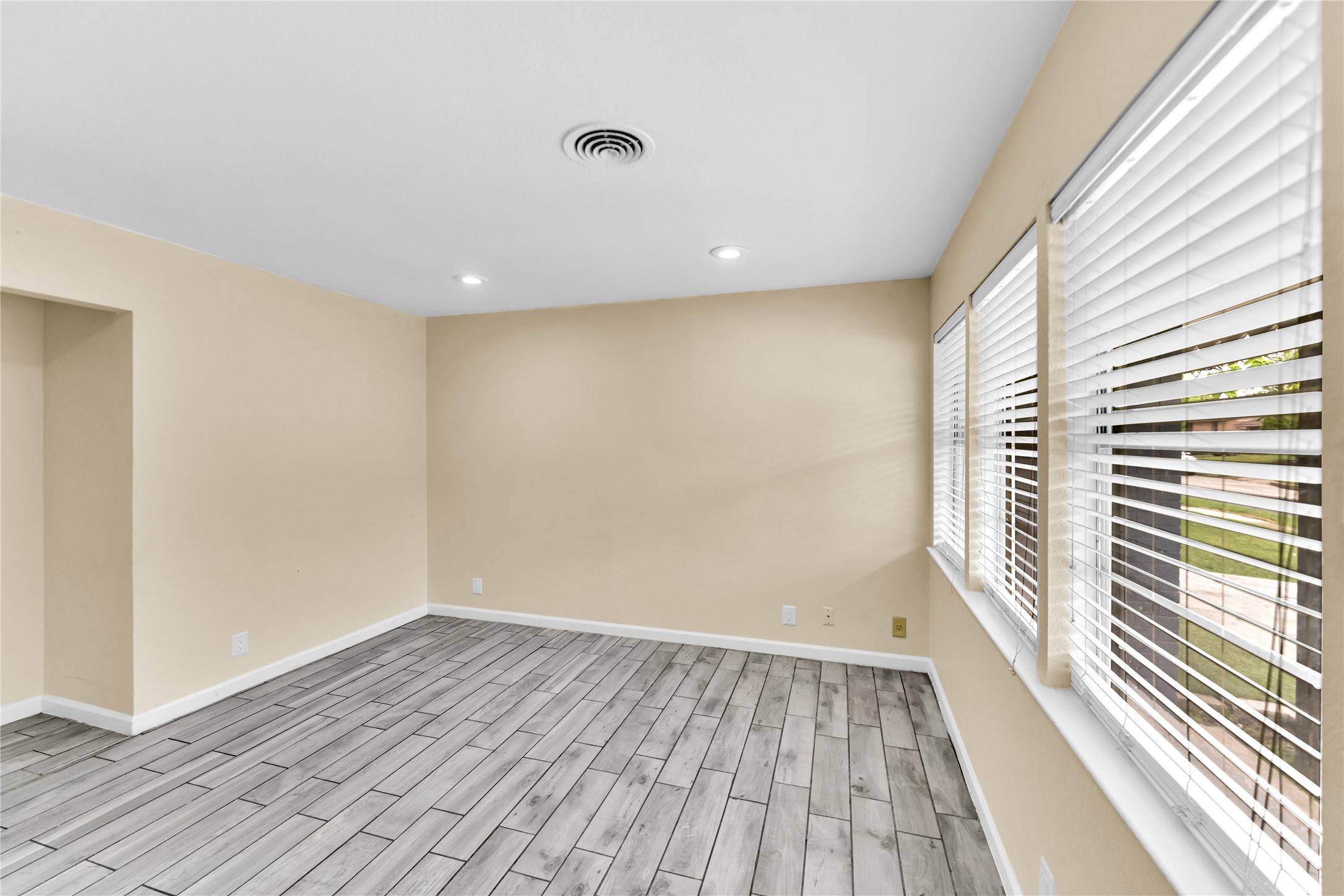Arlington, TX 76010,614 Richard DR