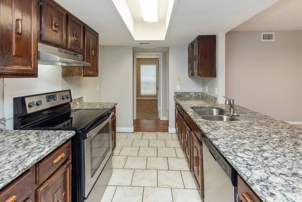 Arlington, TX 76017,Address not disclosed