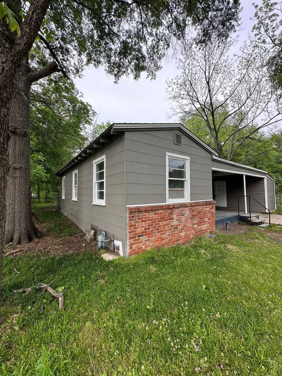 Bogata, TX 75417,106 Circle DR