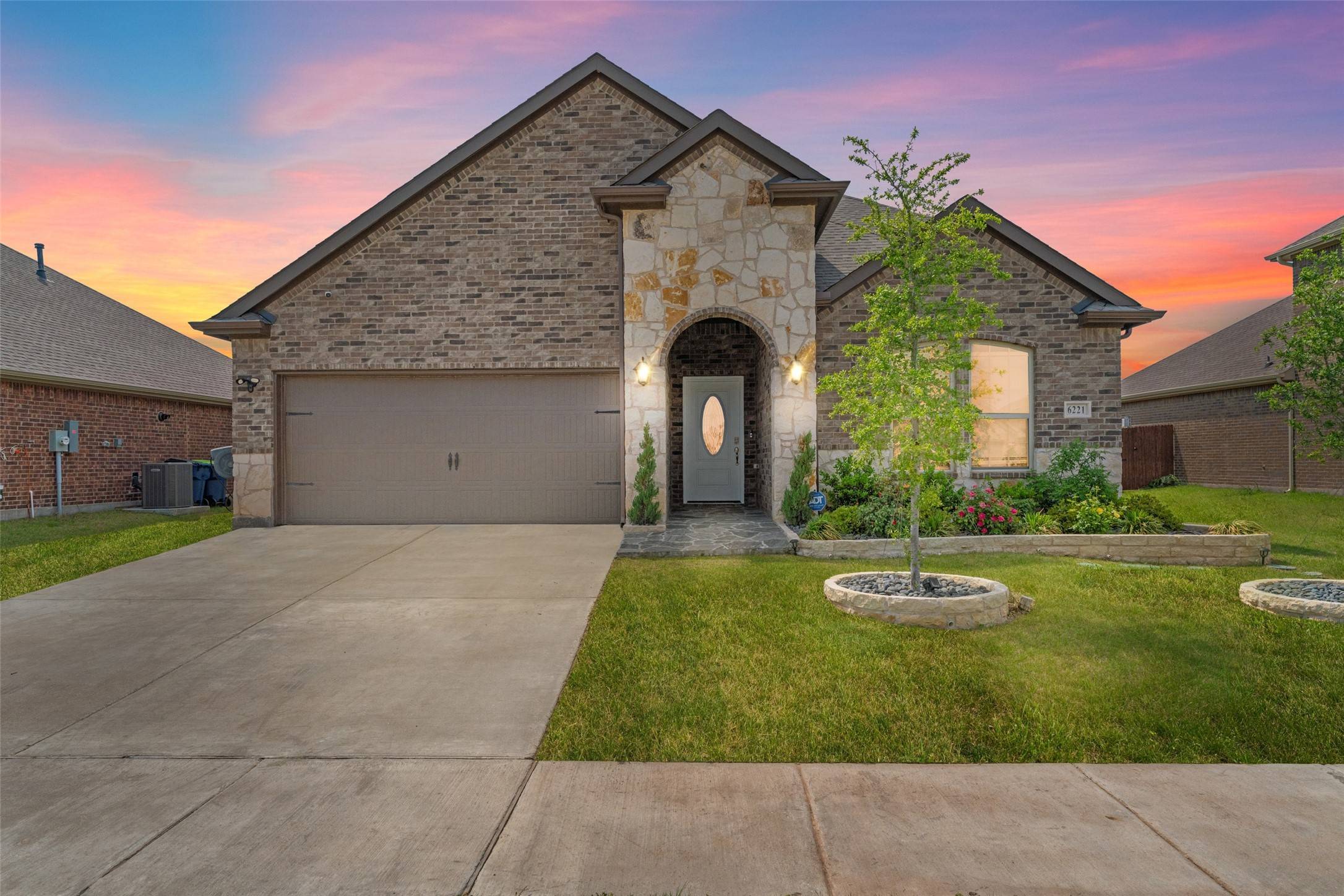Garland, TX 75043,6221 Coal Fire DR
