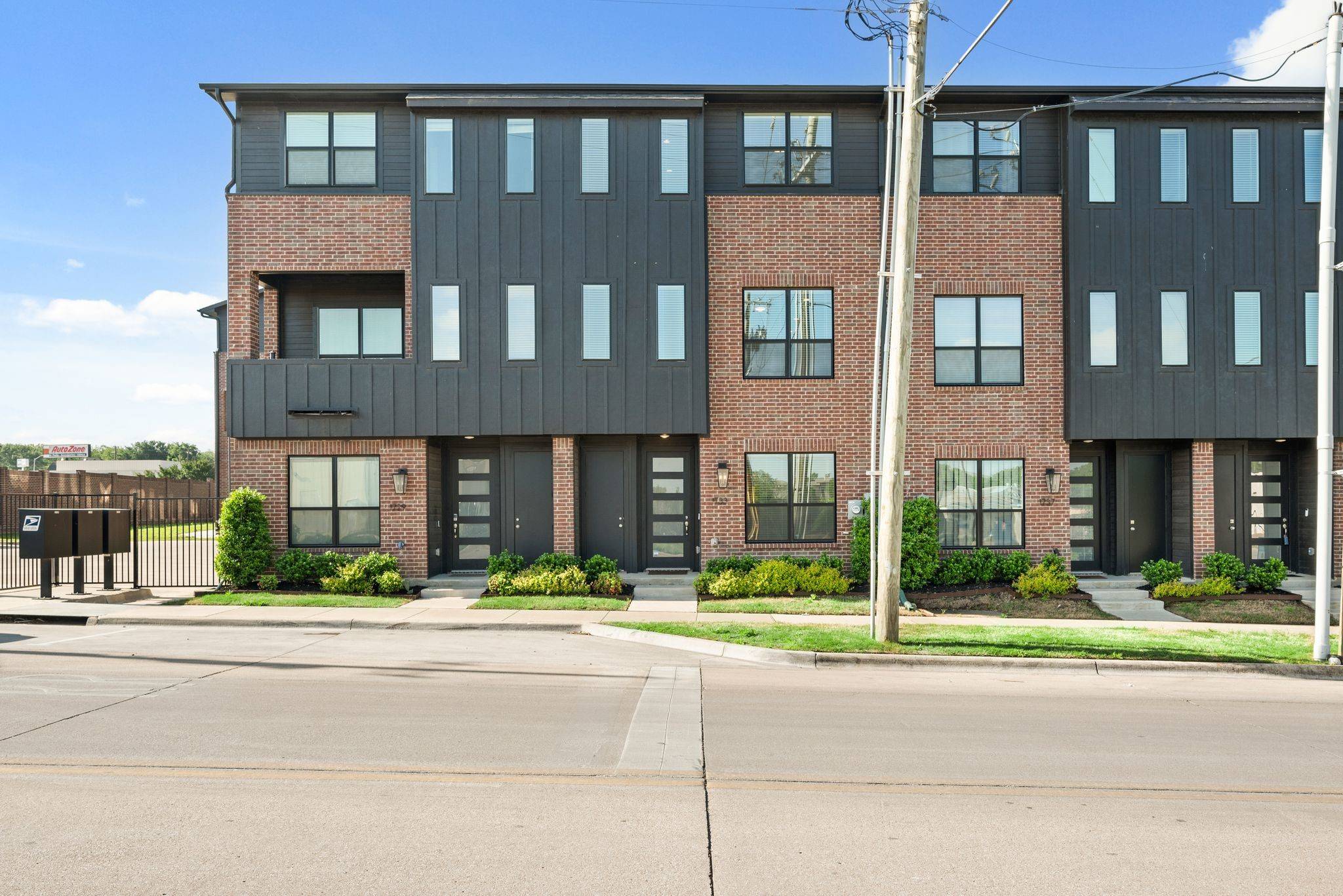 Fort Worth, TX 76110,1733 W Cantey ST