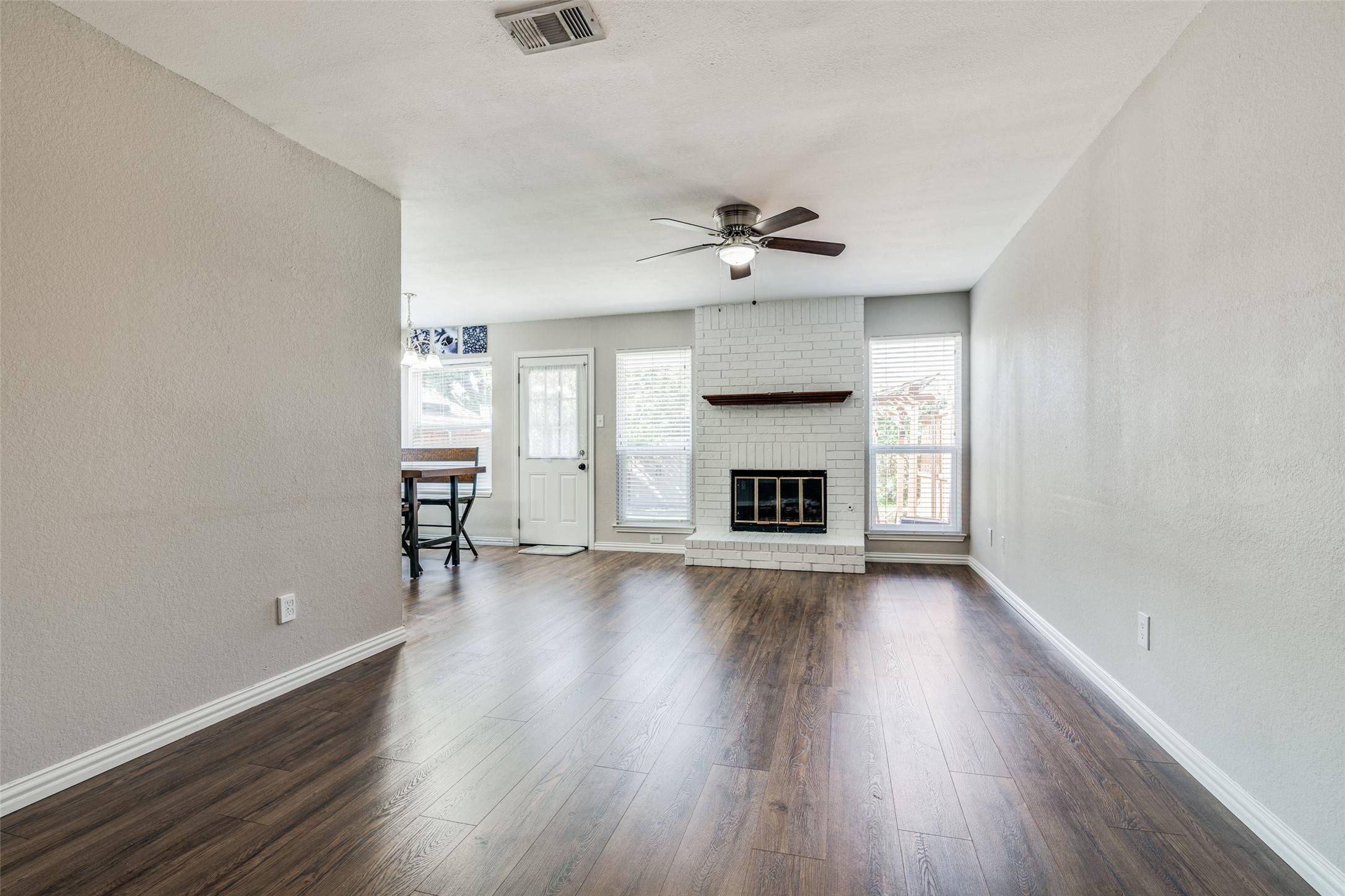 Carrollton, TX 75010,1125 Holly DR