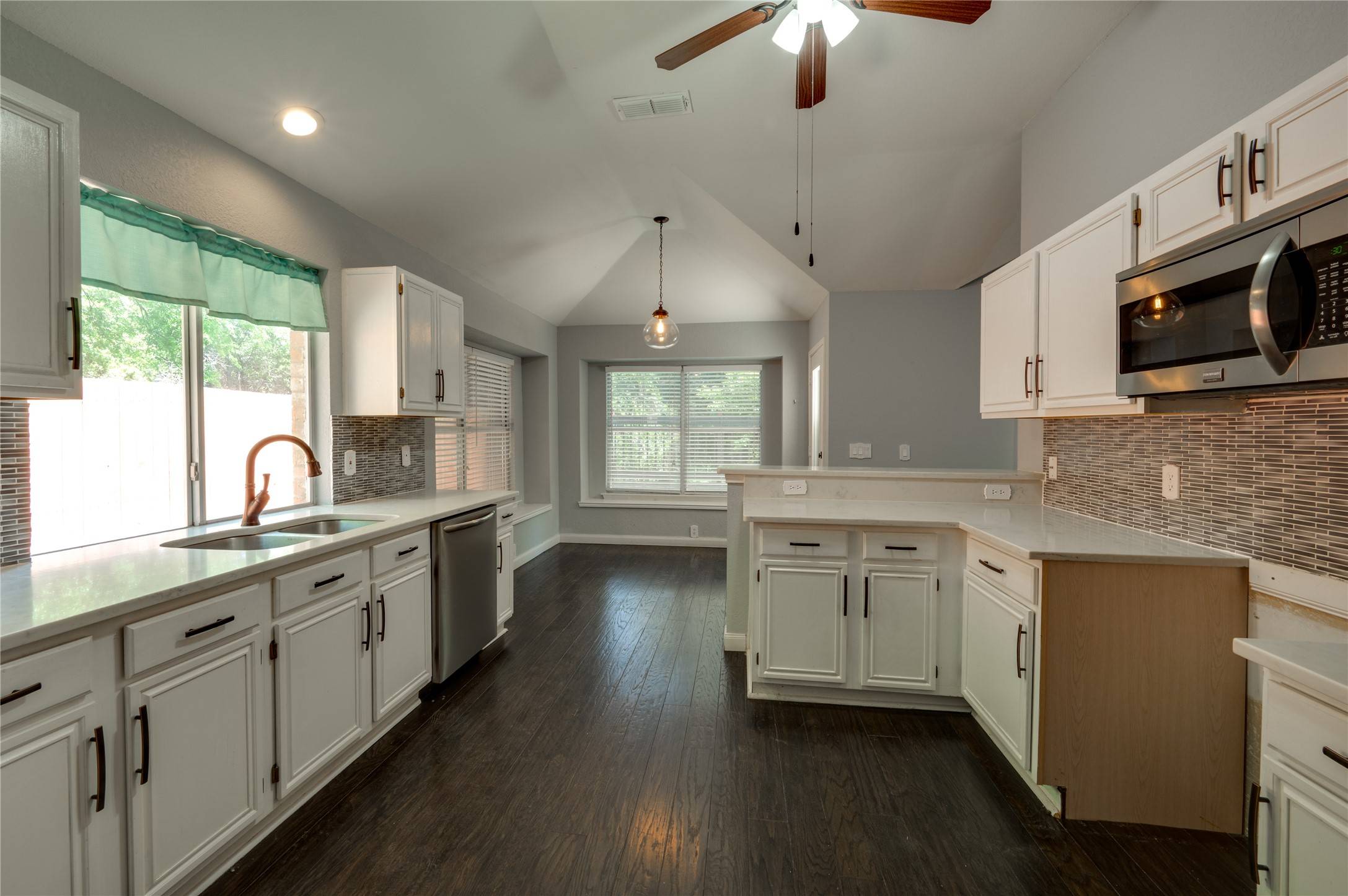 Lake Dallas, TX 75065,302 Georgian Oak CT