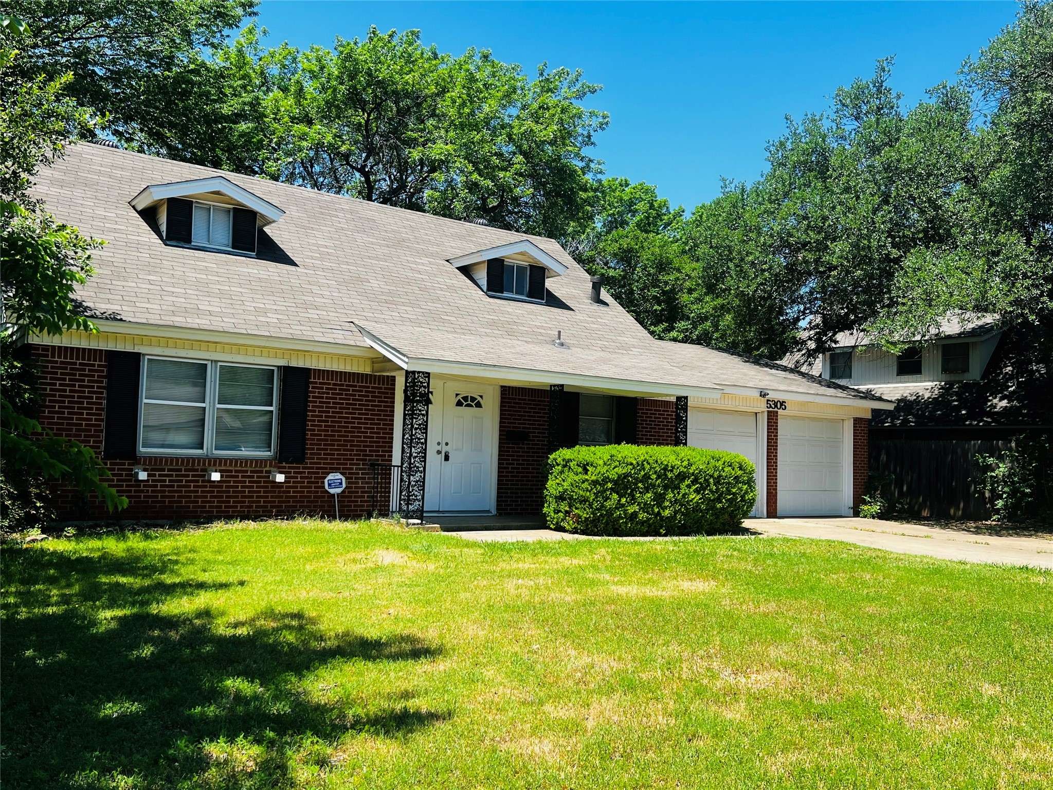 North Richland Hills, TX 76180,5305 Roberta DR
