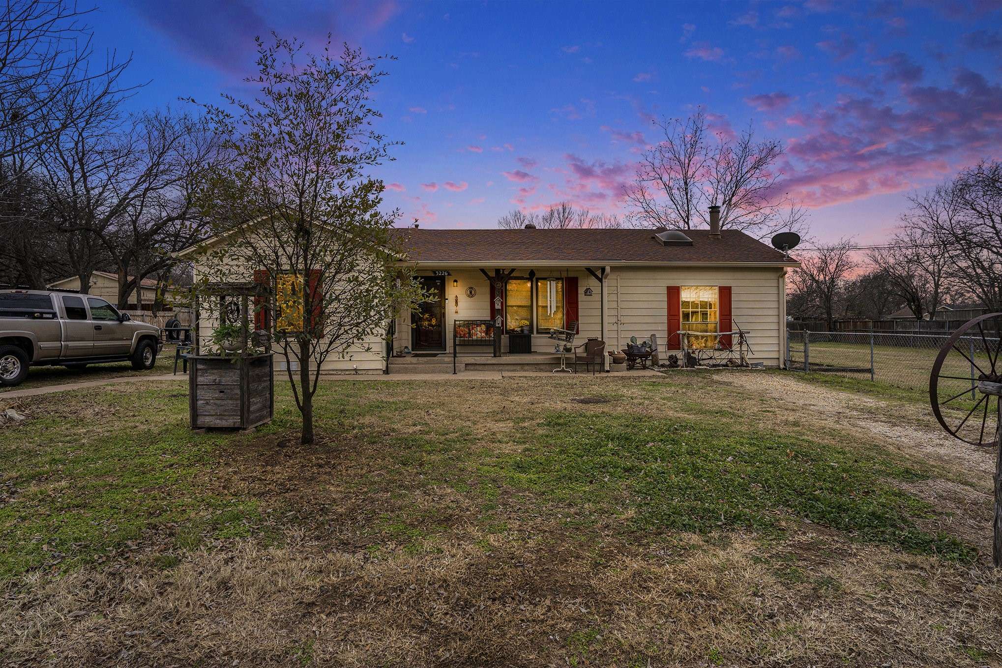 Forest Hill, TX 76119,3226 Devalcourt AVE