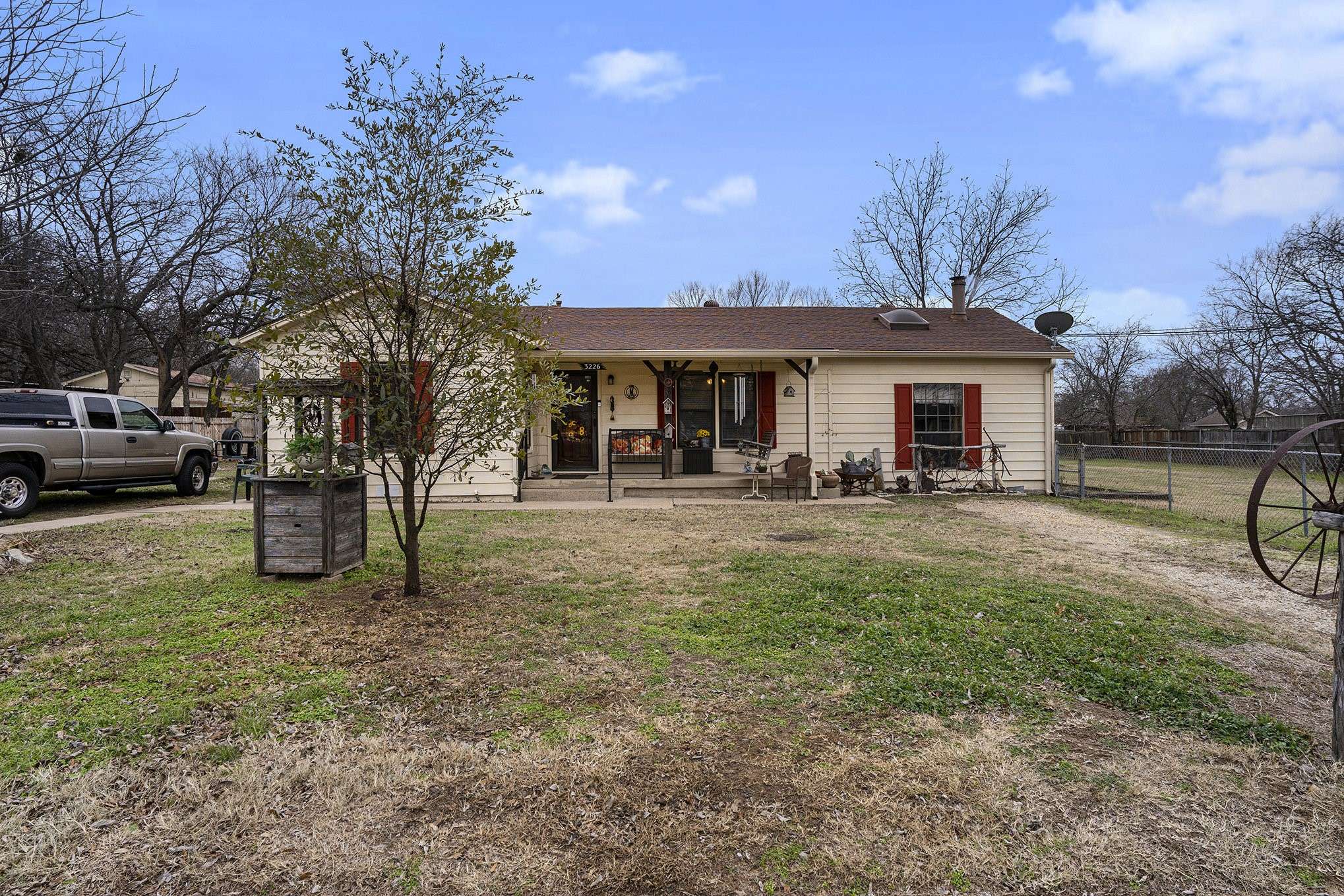 Forest Hill, TX 76119,3226 Devalcourt AVE