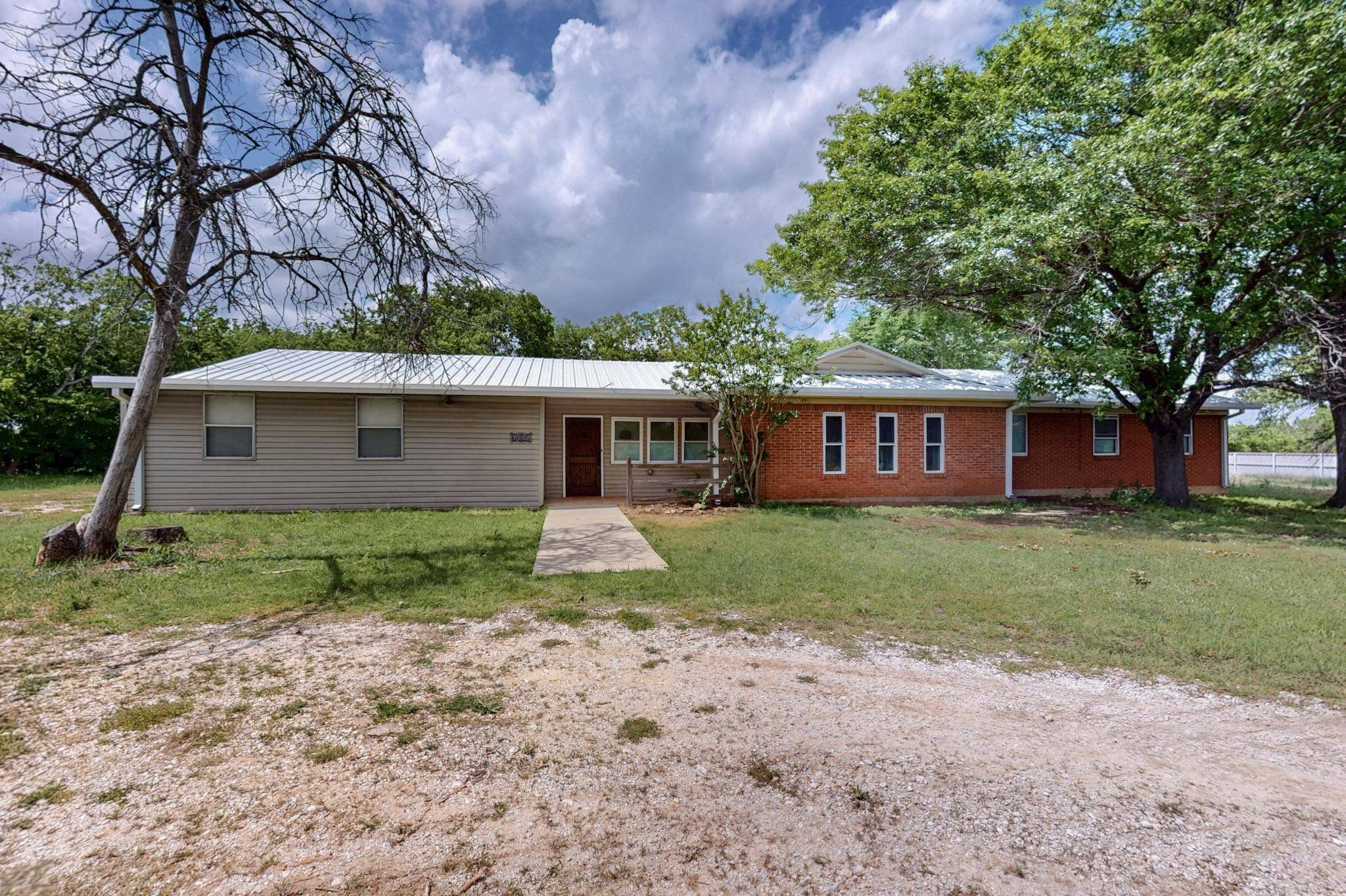 Burleson, TX 76031,6625 Conveyor DR