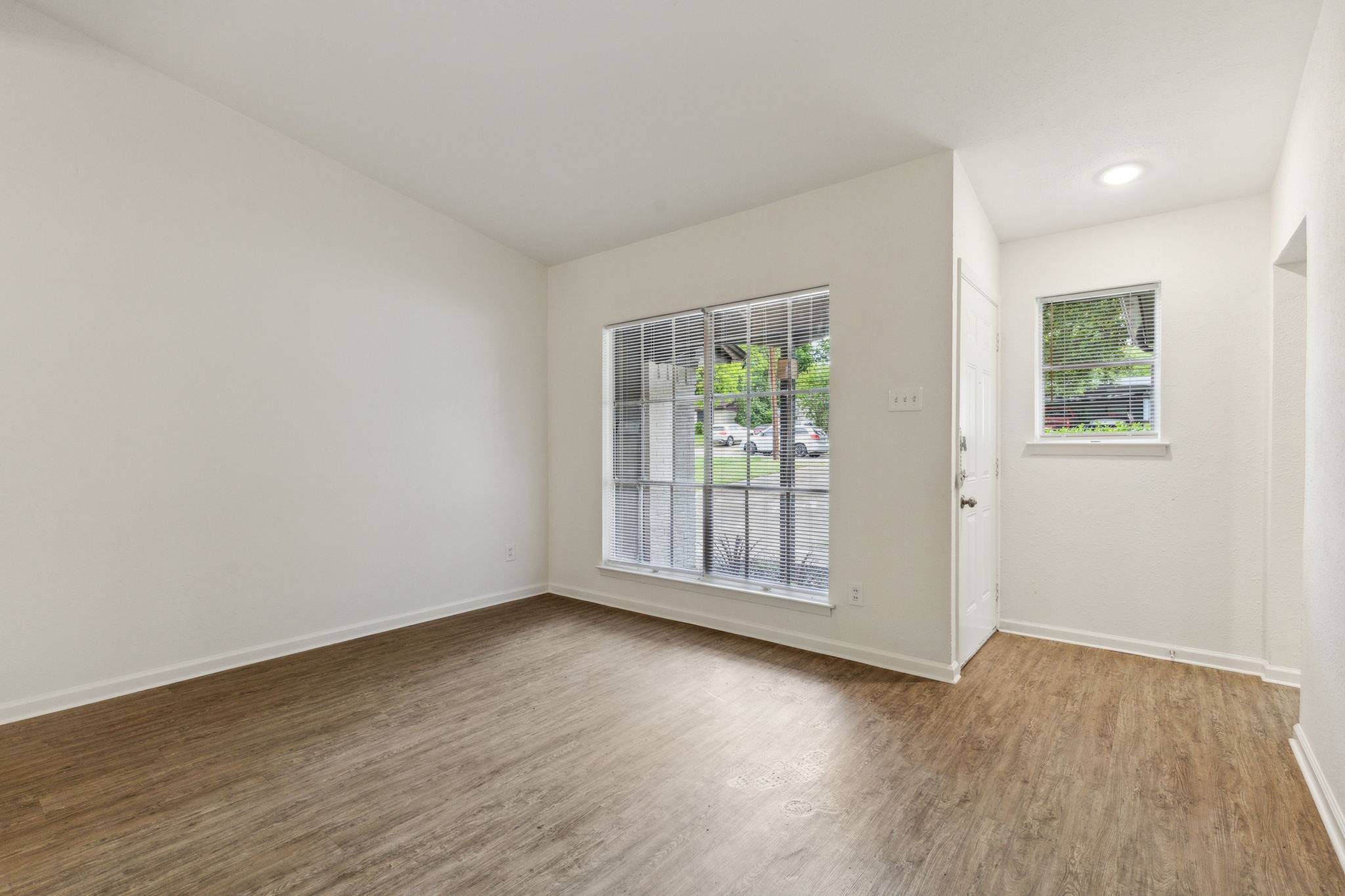 Dallas, TX 75241,6123 Harmony LN