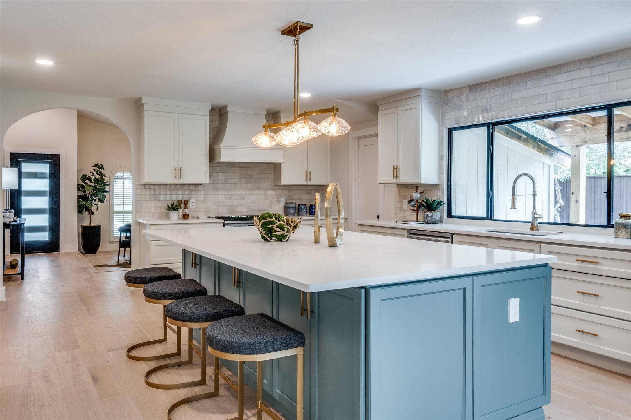 Dallas, TX 75248,6708 Hillbriar DR