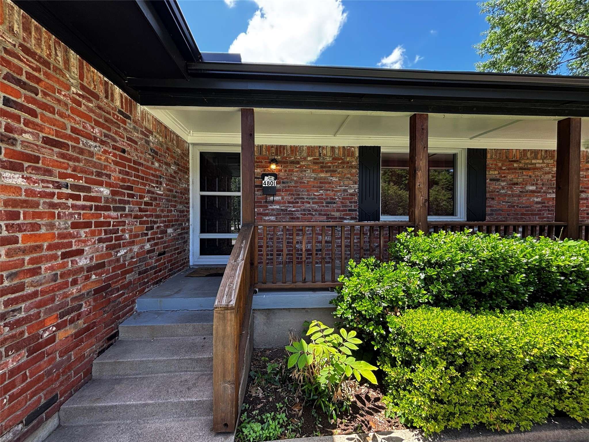 North Richland Hills, TX 76180,4801 Holiday LN