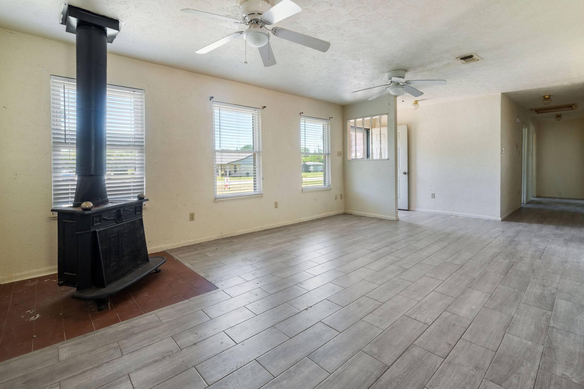Granbury, TX 76049,917 Charles CT