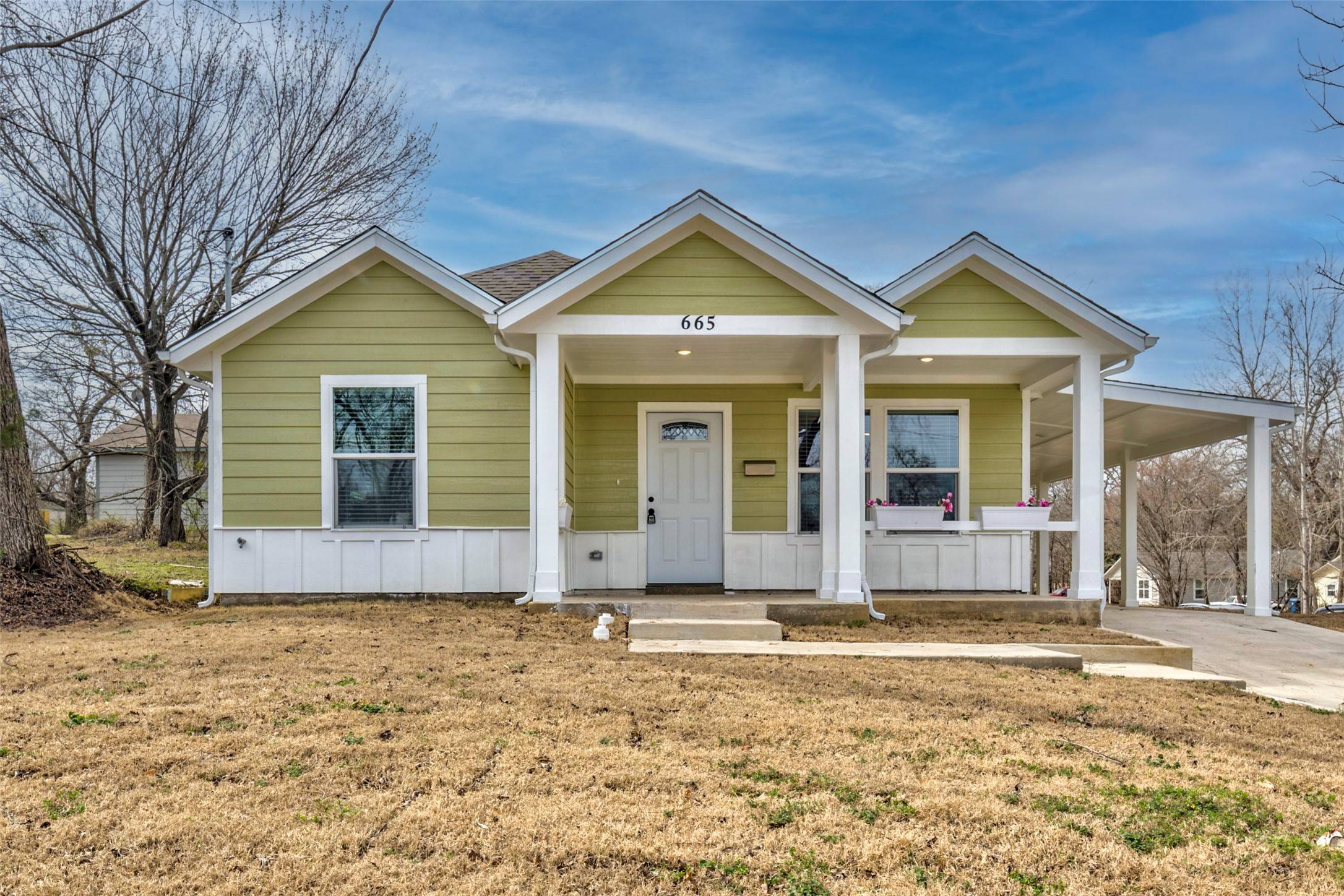 Denison, TX 75020,665 N Rusk AVE