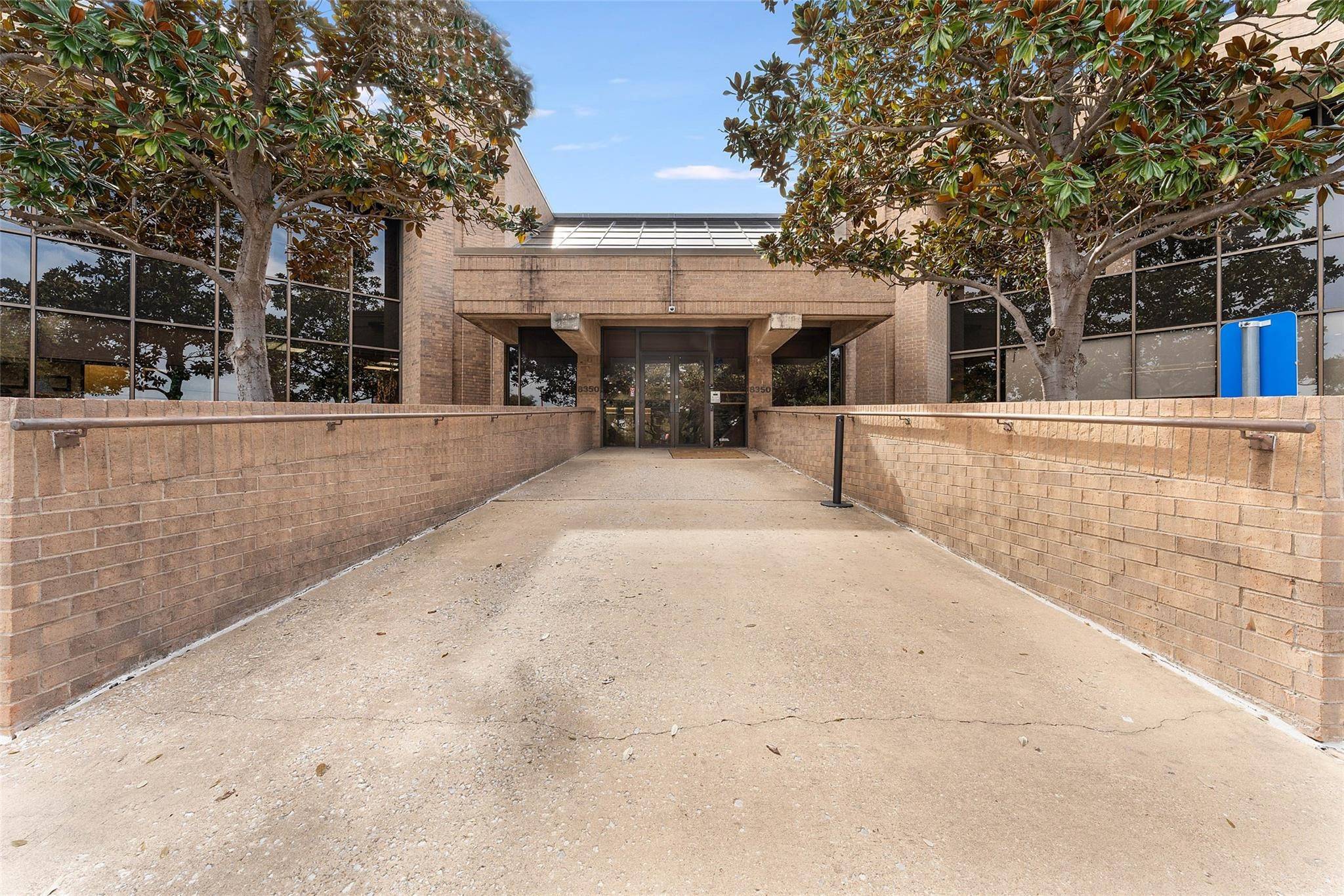 Dallas, TX 75231,8350 Meadow RD #253