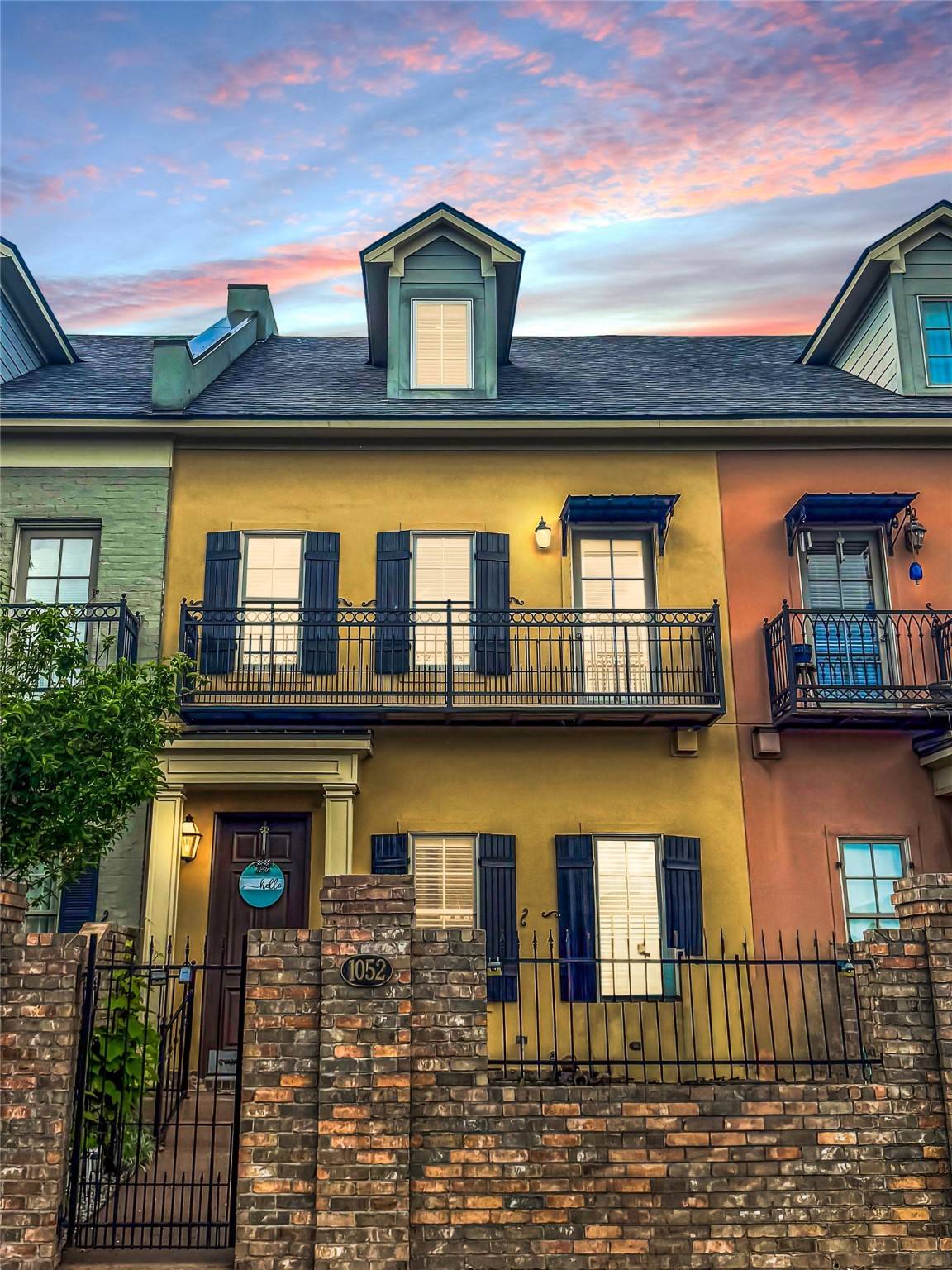 Shreveport, LA 71105,1052 Sunshine LN