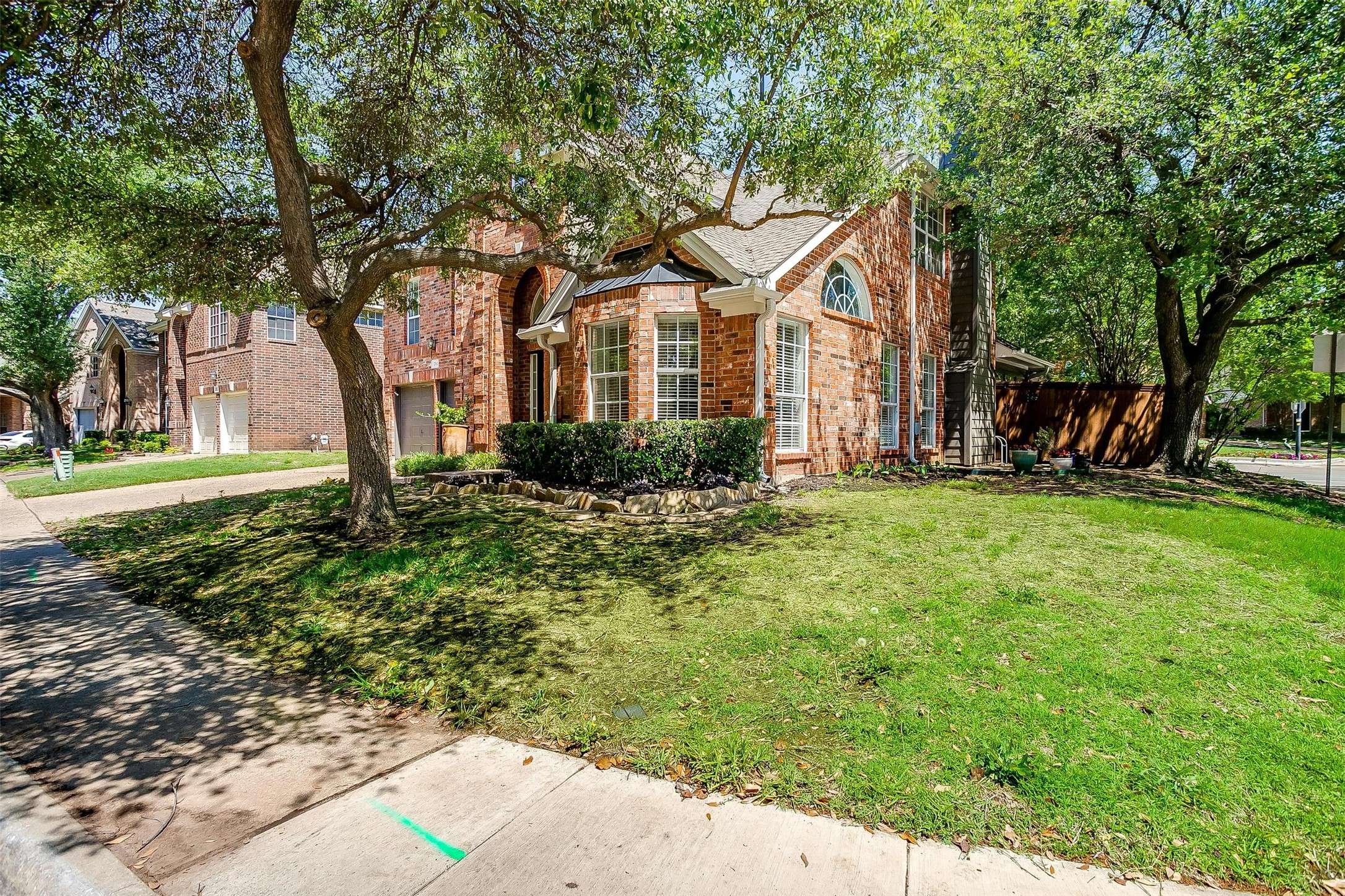 Addison, TX 75001,3761 Woodshadow LN
