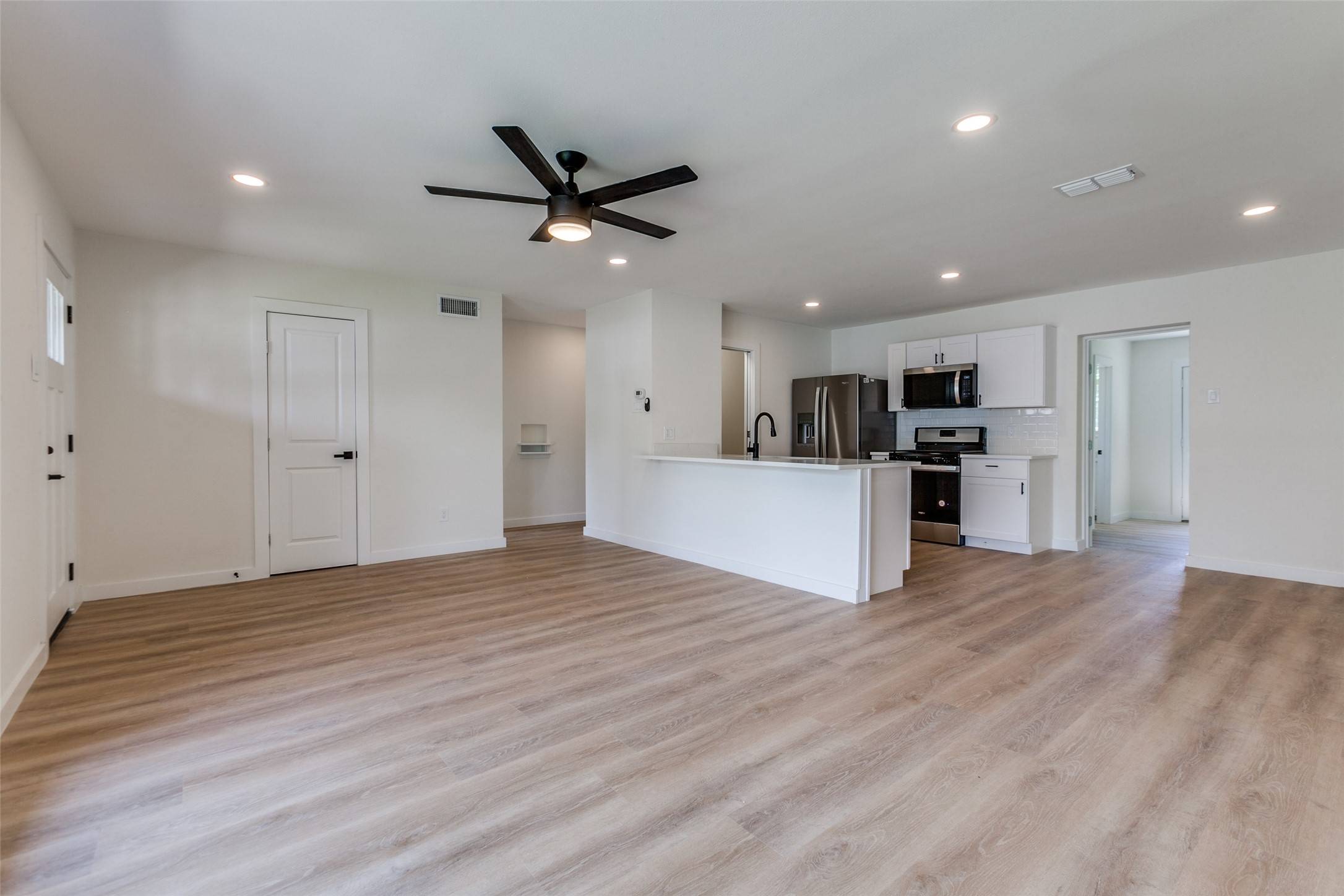 Garland, TX 75040,118 W Wanda DR