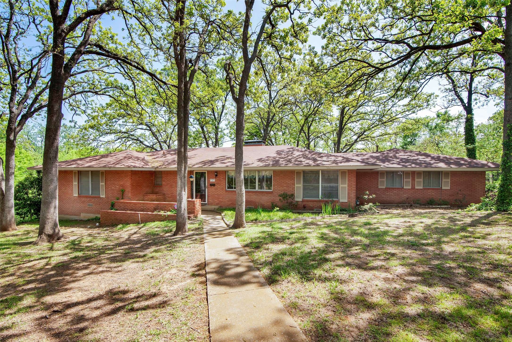 Denison, TX 75020,1500 W Heron ST