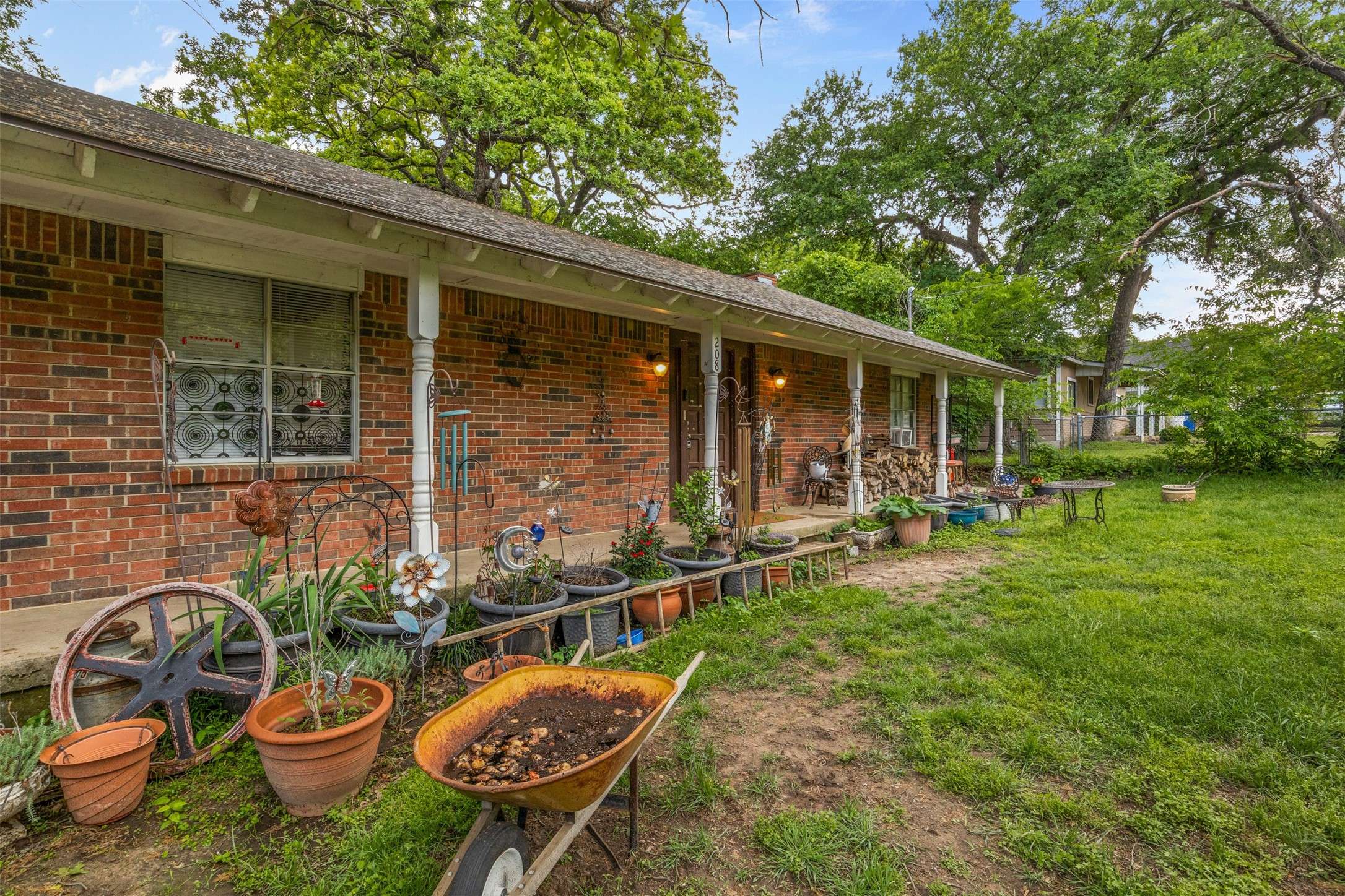 Azle, TX 76020,208 Shoreline DR