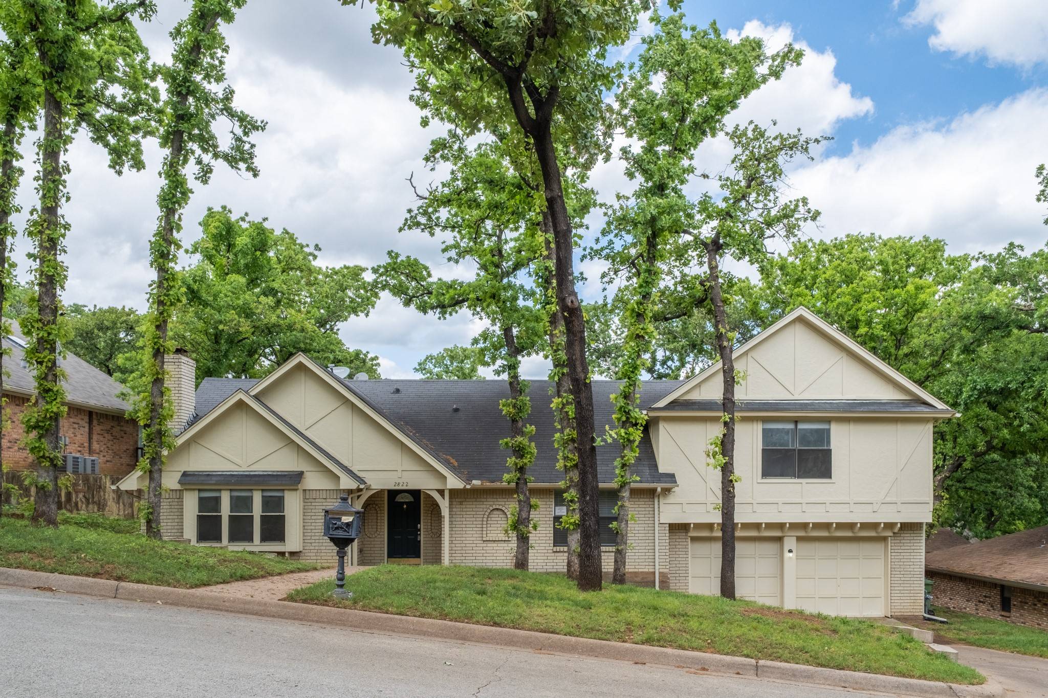 Grapevine, TX 76051,2822 Ridgewood DR