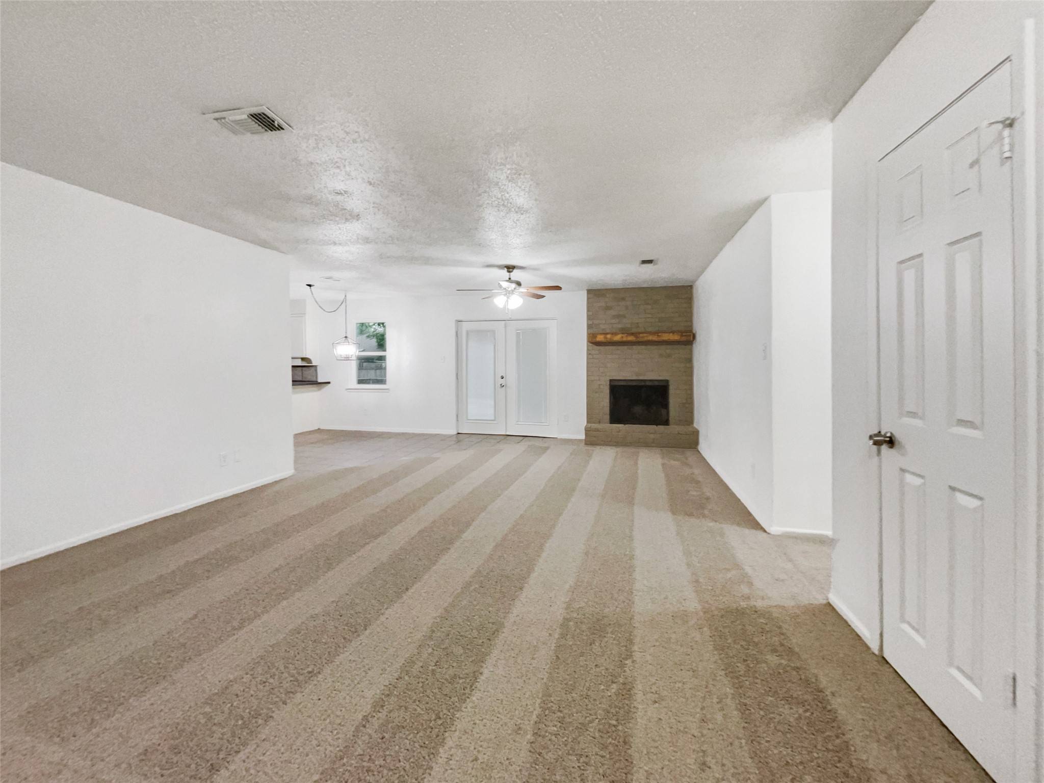 Kennedale, TX 76060,320 Arthur DR