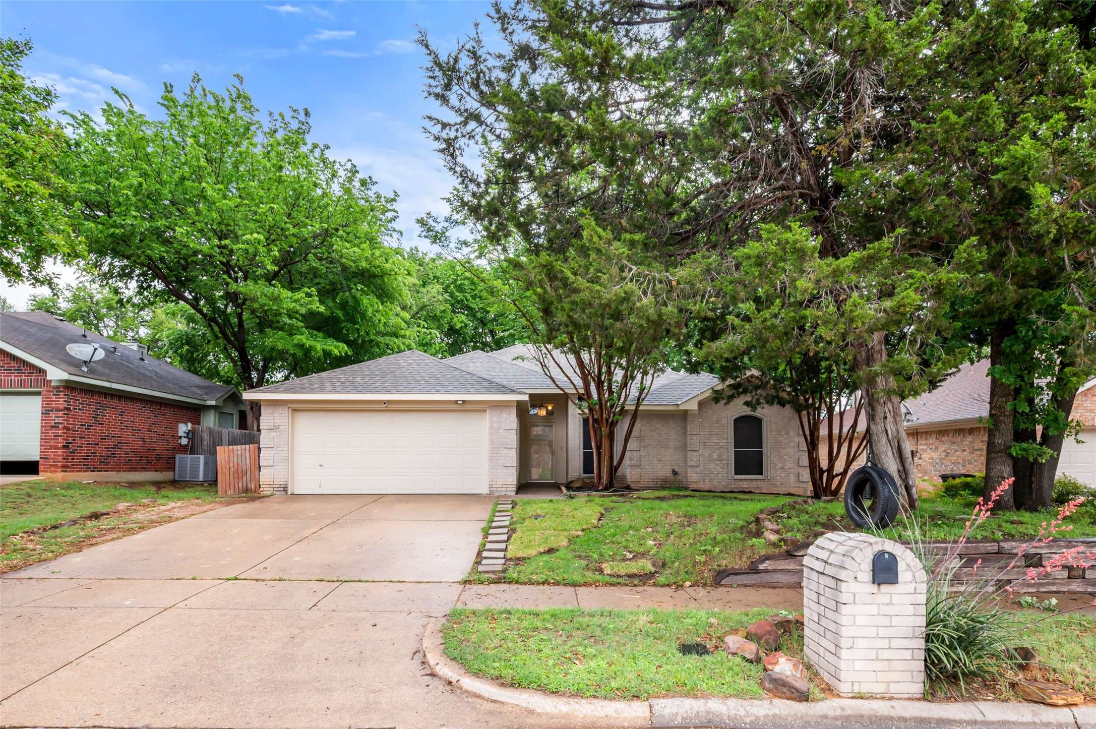 Mansfield, TX 76063,902 Parkhill DR