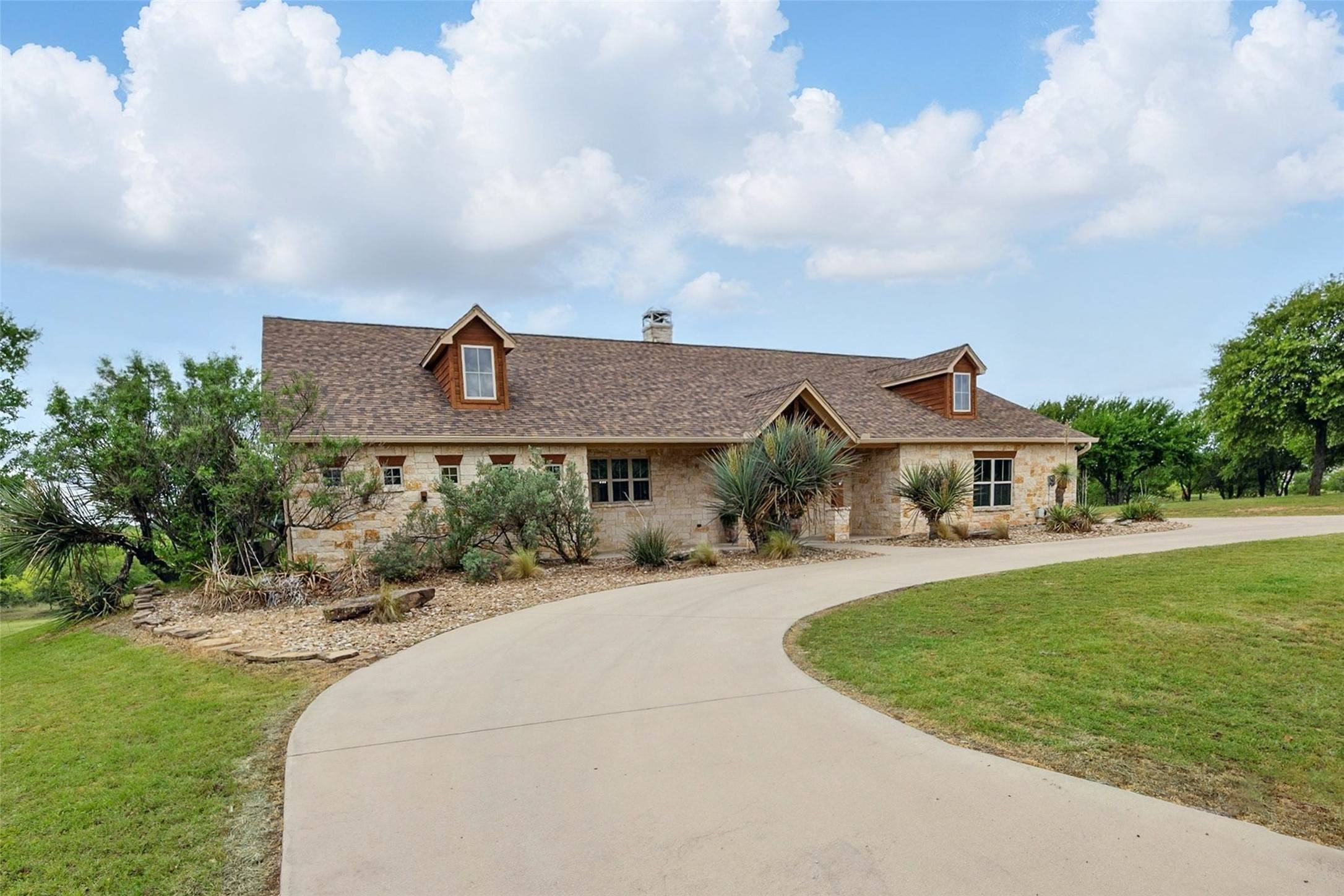 Lipan, TX 76462,727 S Sugartree DR