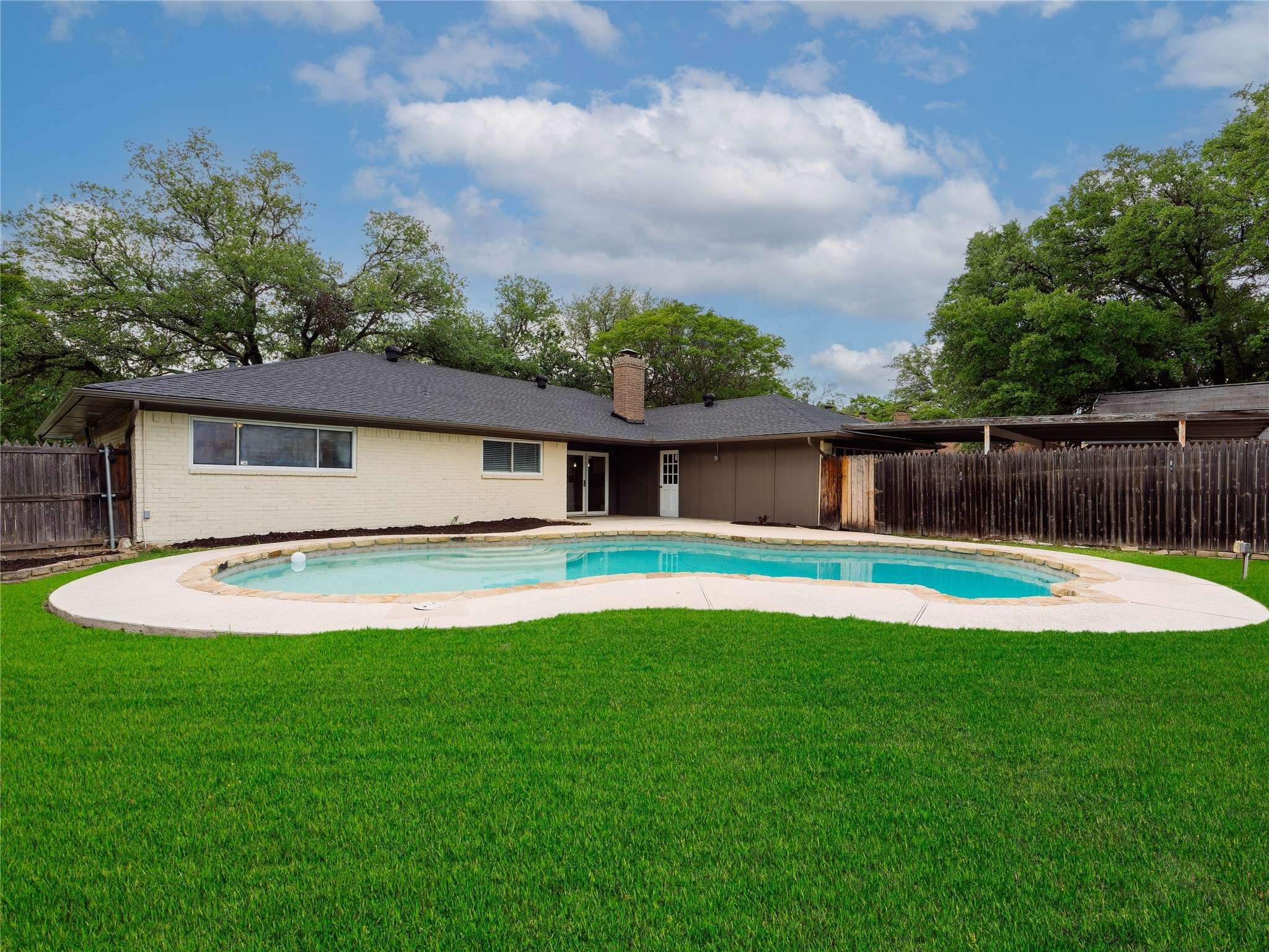 Carrollton, TX 75006,2310 Greenmeadow DR