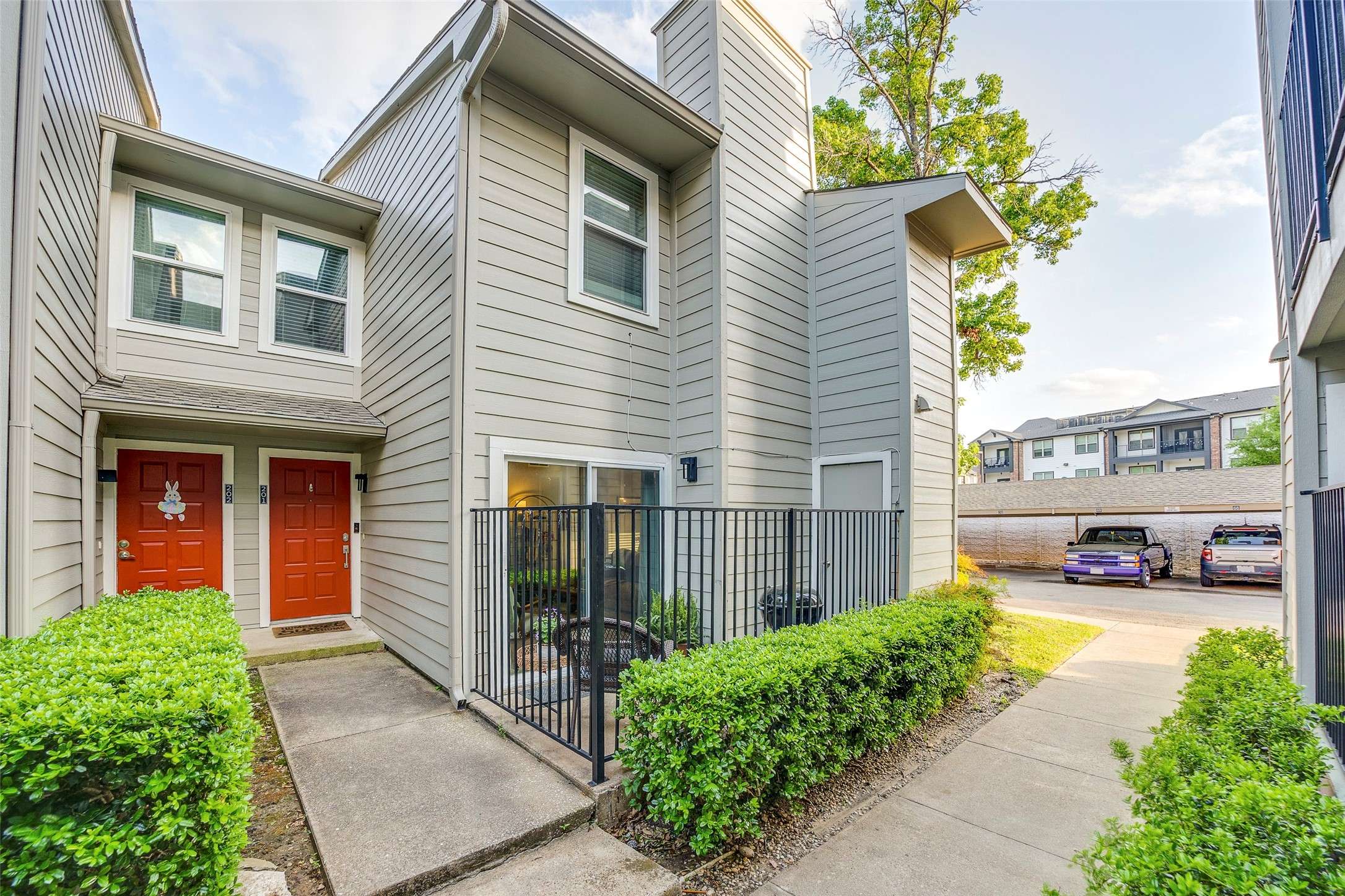 Dallas, TX 75231,6900 Skillman ST #201