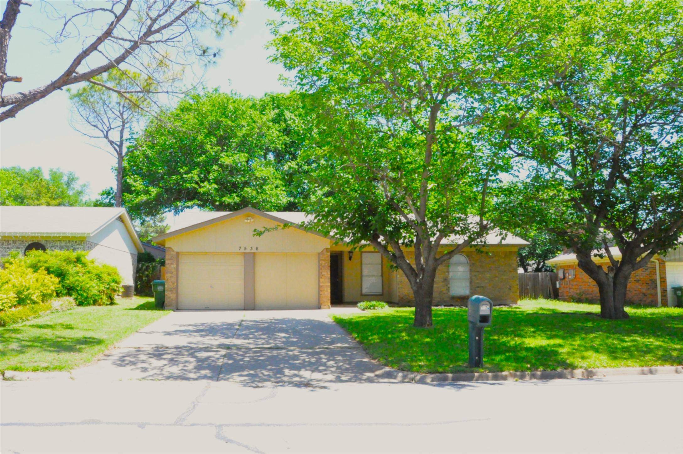 Watauga, TX 76148,7536 Meadowbrook DR