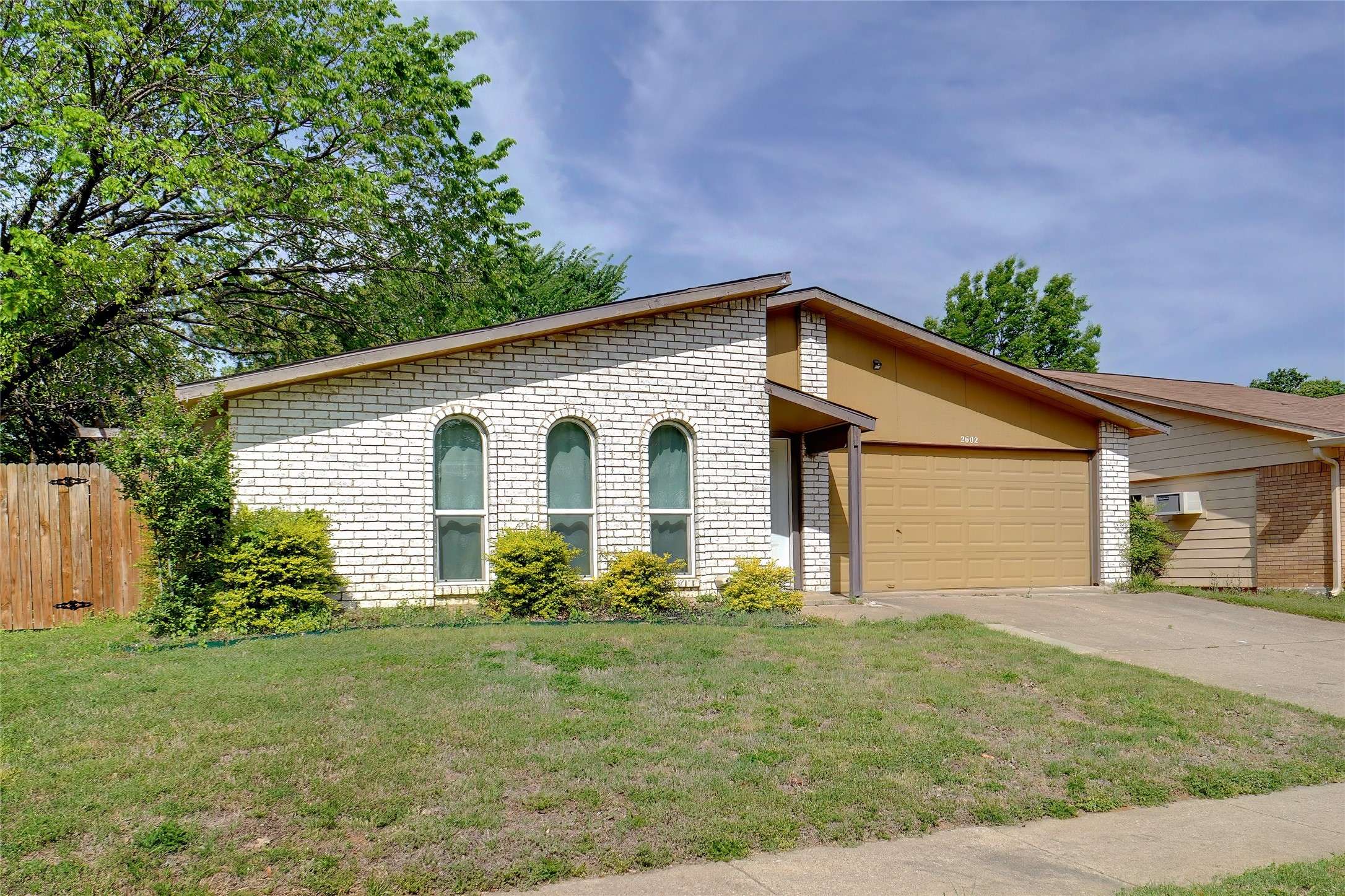 Arlington, TX 76016,2602 Meadowview DR