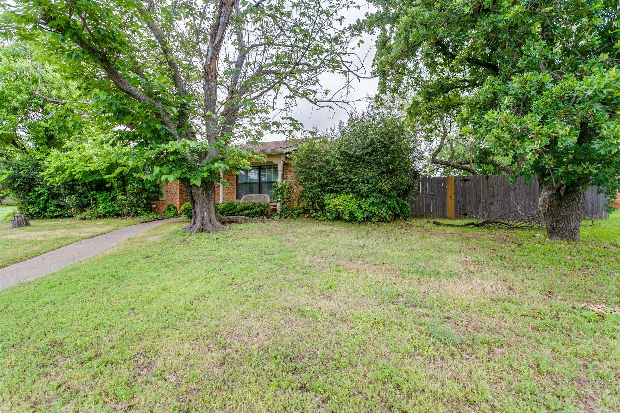 Bedford, TX 76021,2709 Summit View DR