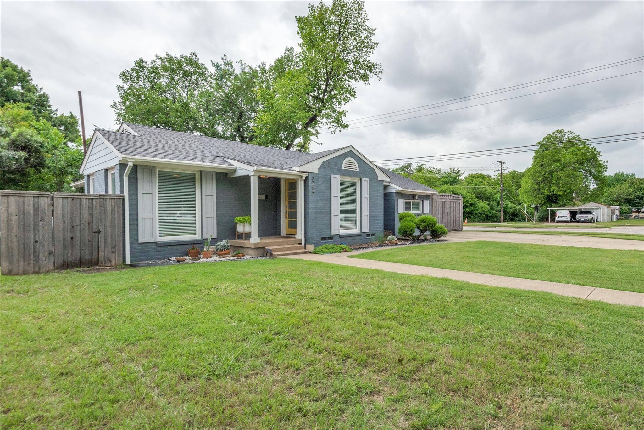 Dallas, TX 75220,3704 Park LN