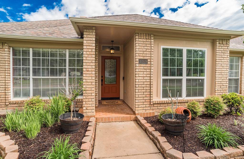 Carrollton, TX 75007,1309 Red Maple DR