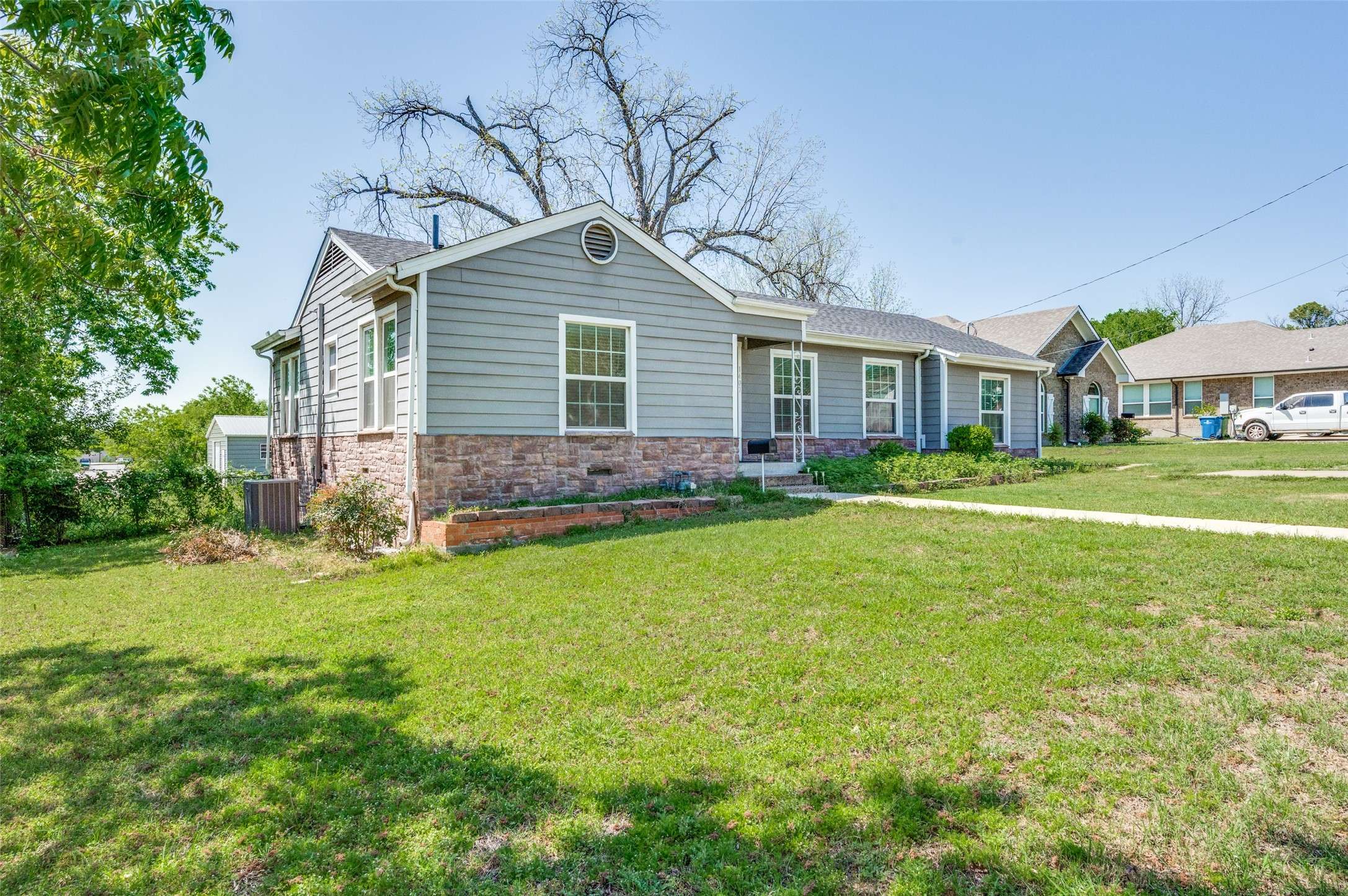 Carrollton, TX 75006,1407 Denton DR