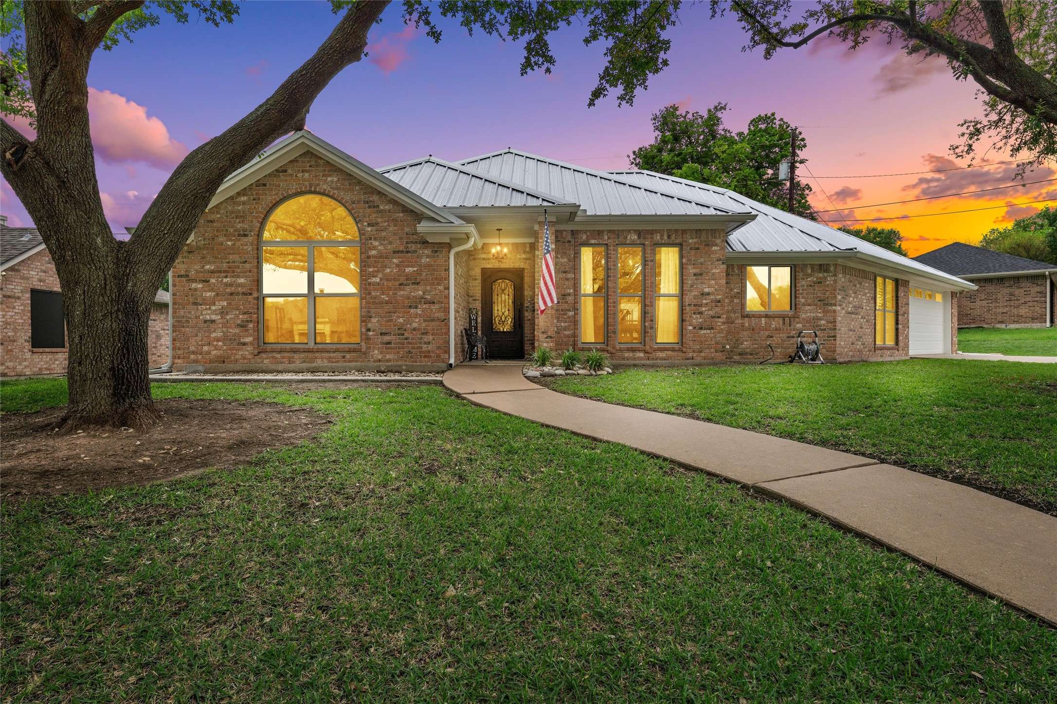 Hewitt, TX 76643,311 Neely RD