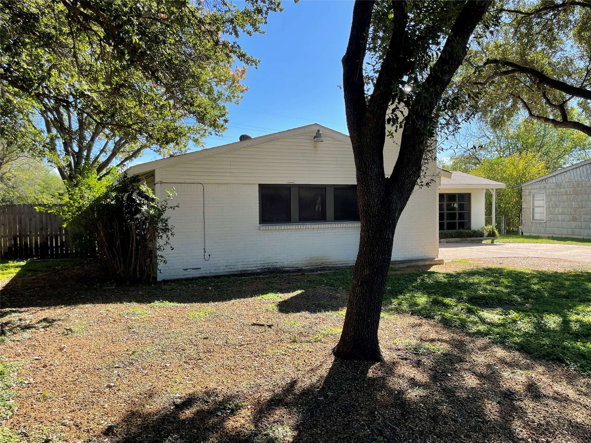 Fort Worth, TX 76109,3563 South DR