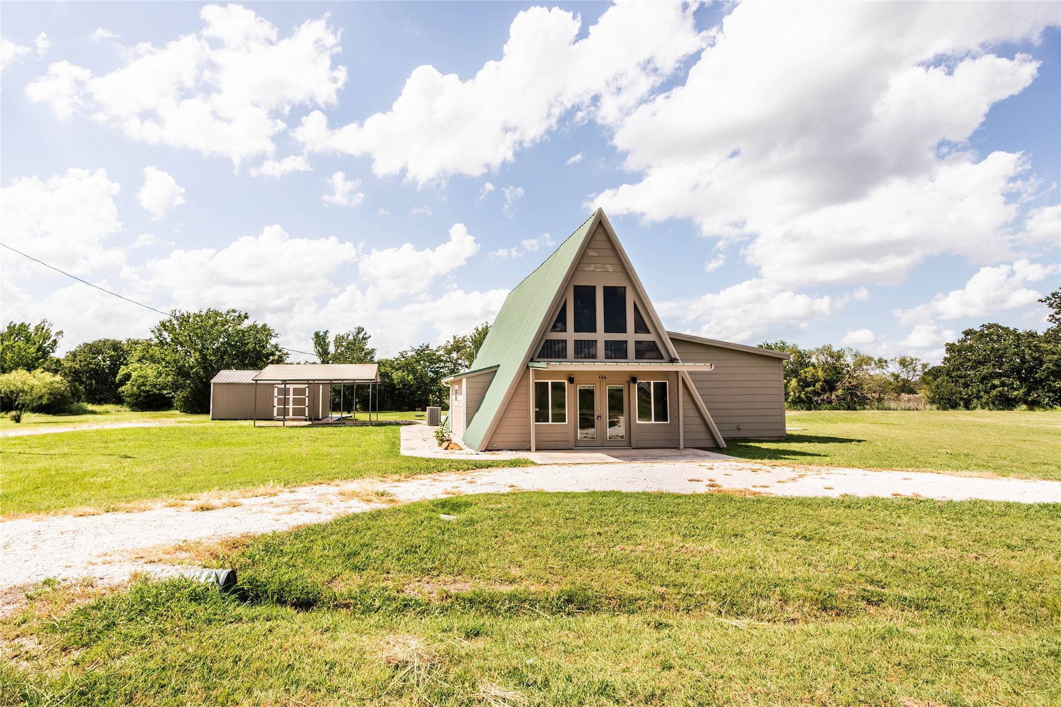 Nocona, TX 76255,124 Greenhill CIR
