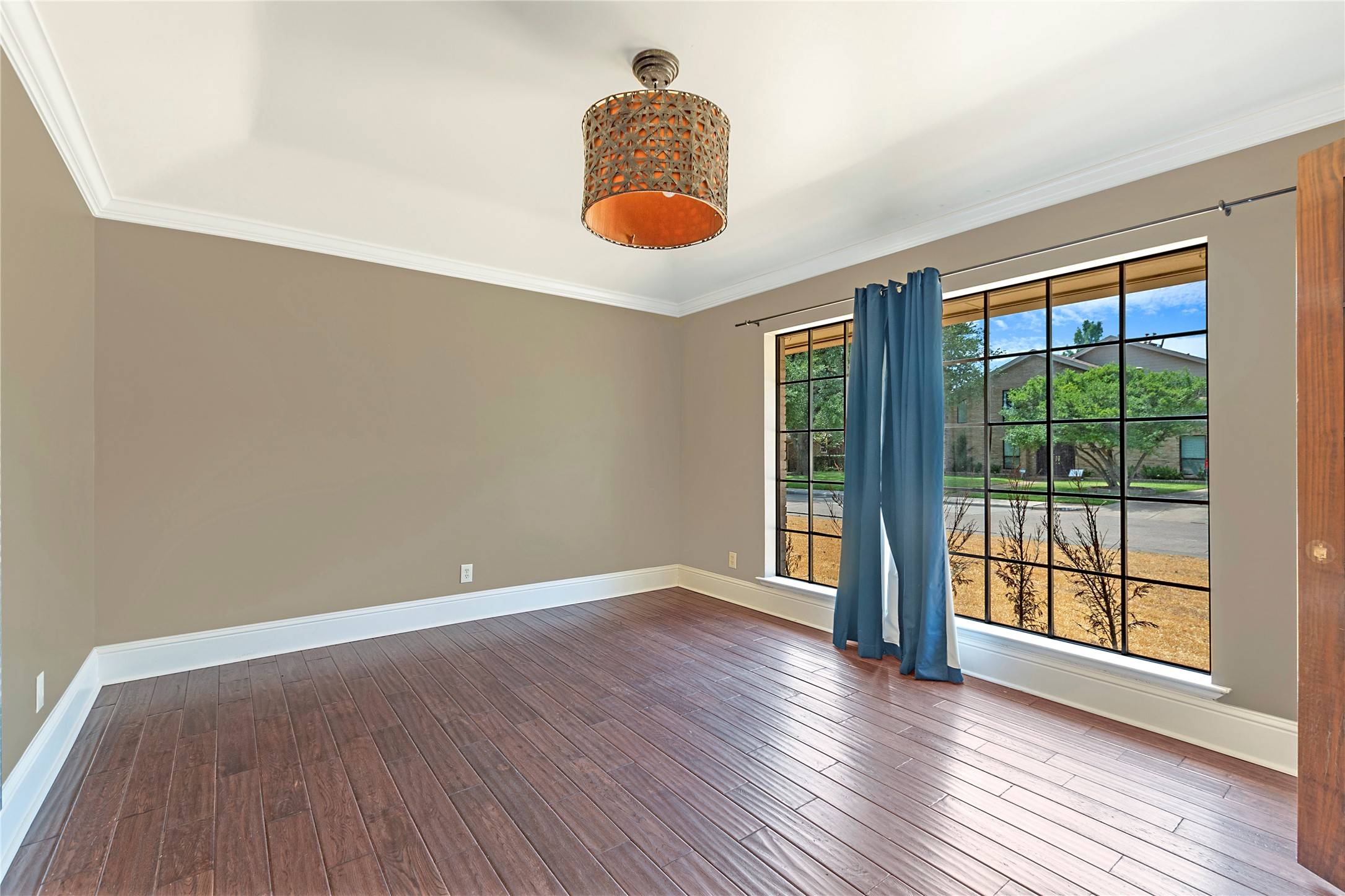 Dallas, TX 75214,6109 Highgate LN