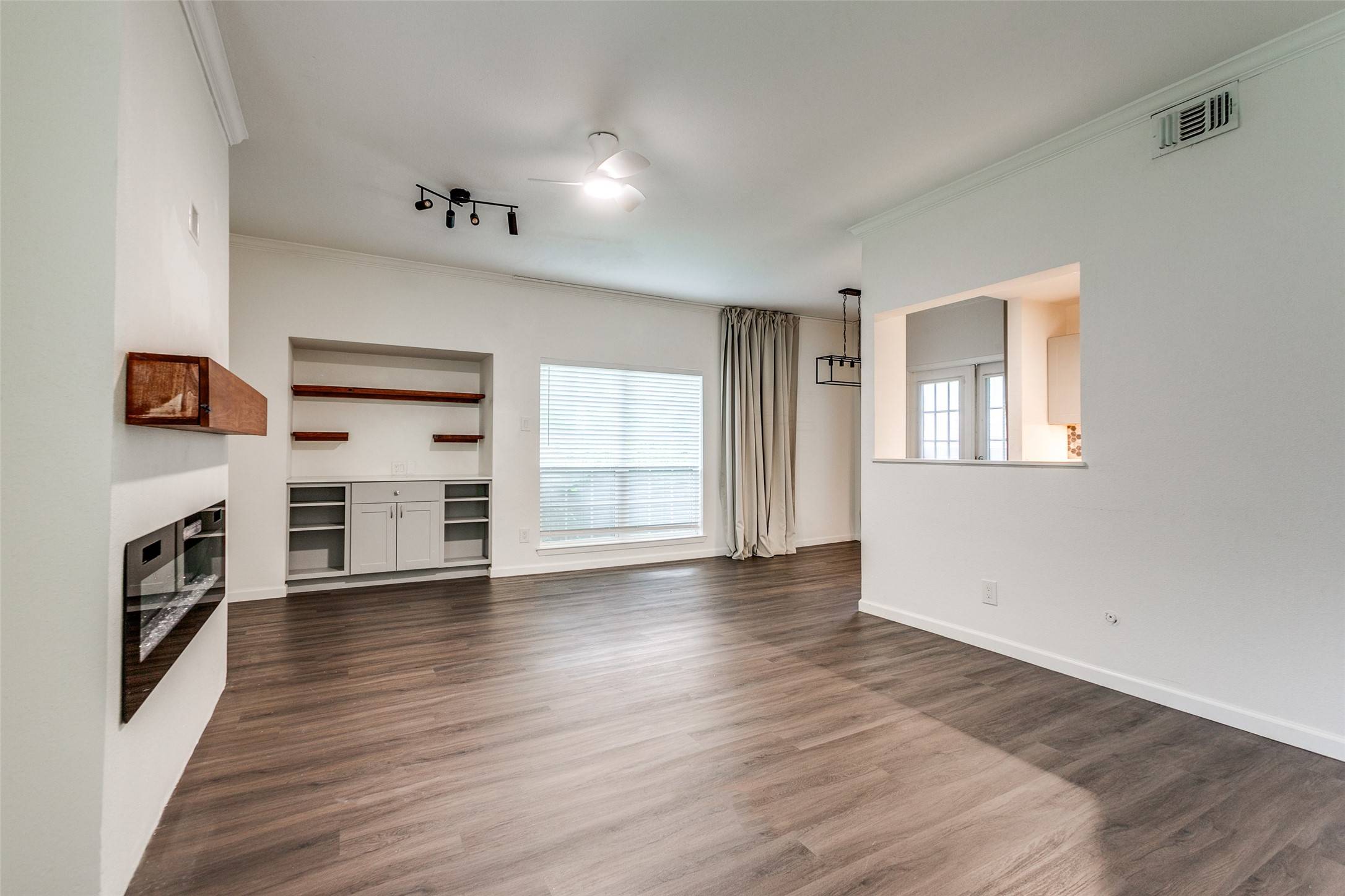 Dallas, TX 75231,8601 Park LN #111