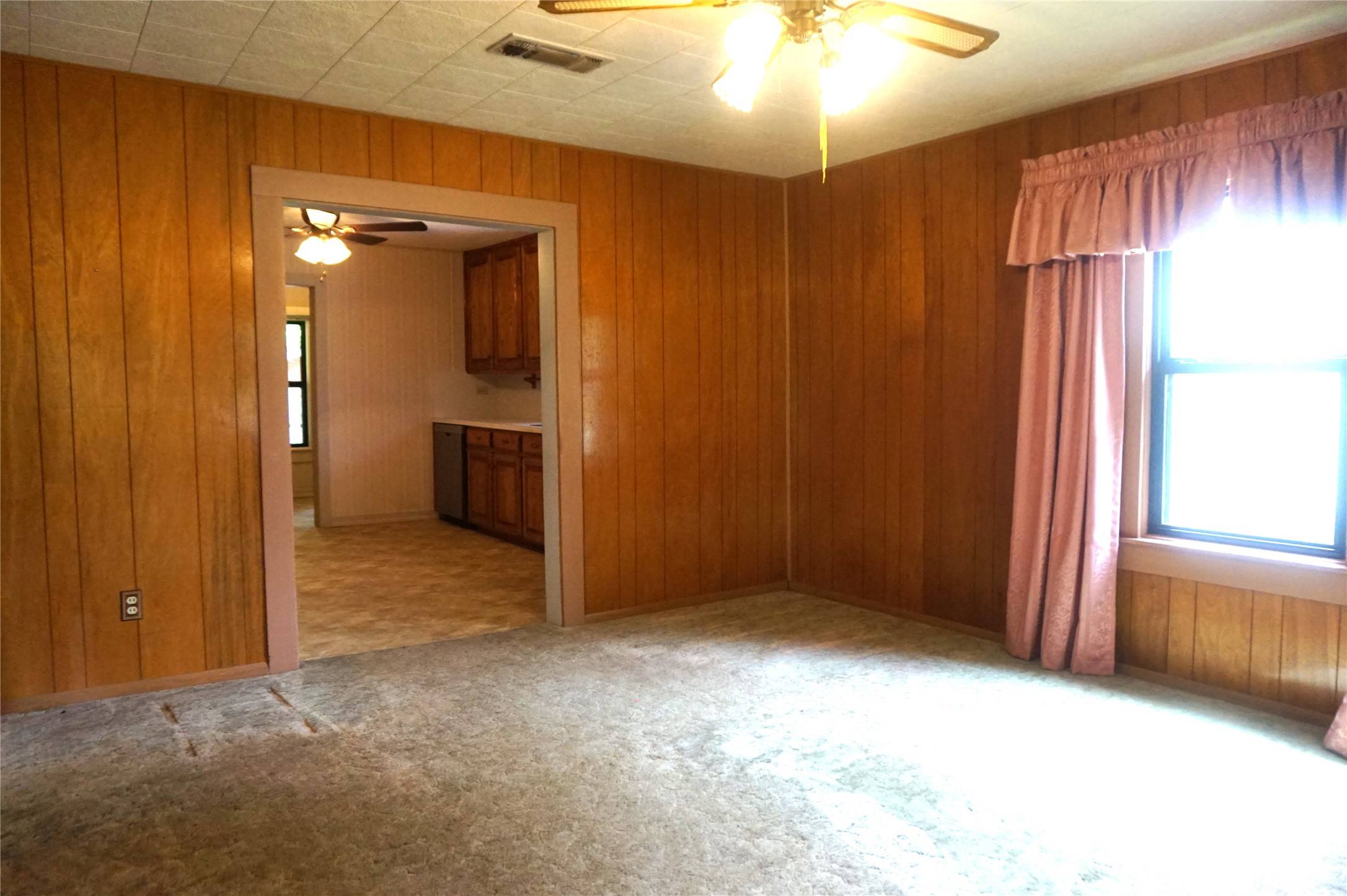 Denison, TX 75020,908 W Ford ST